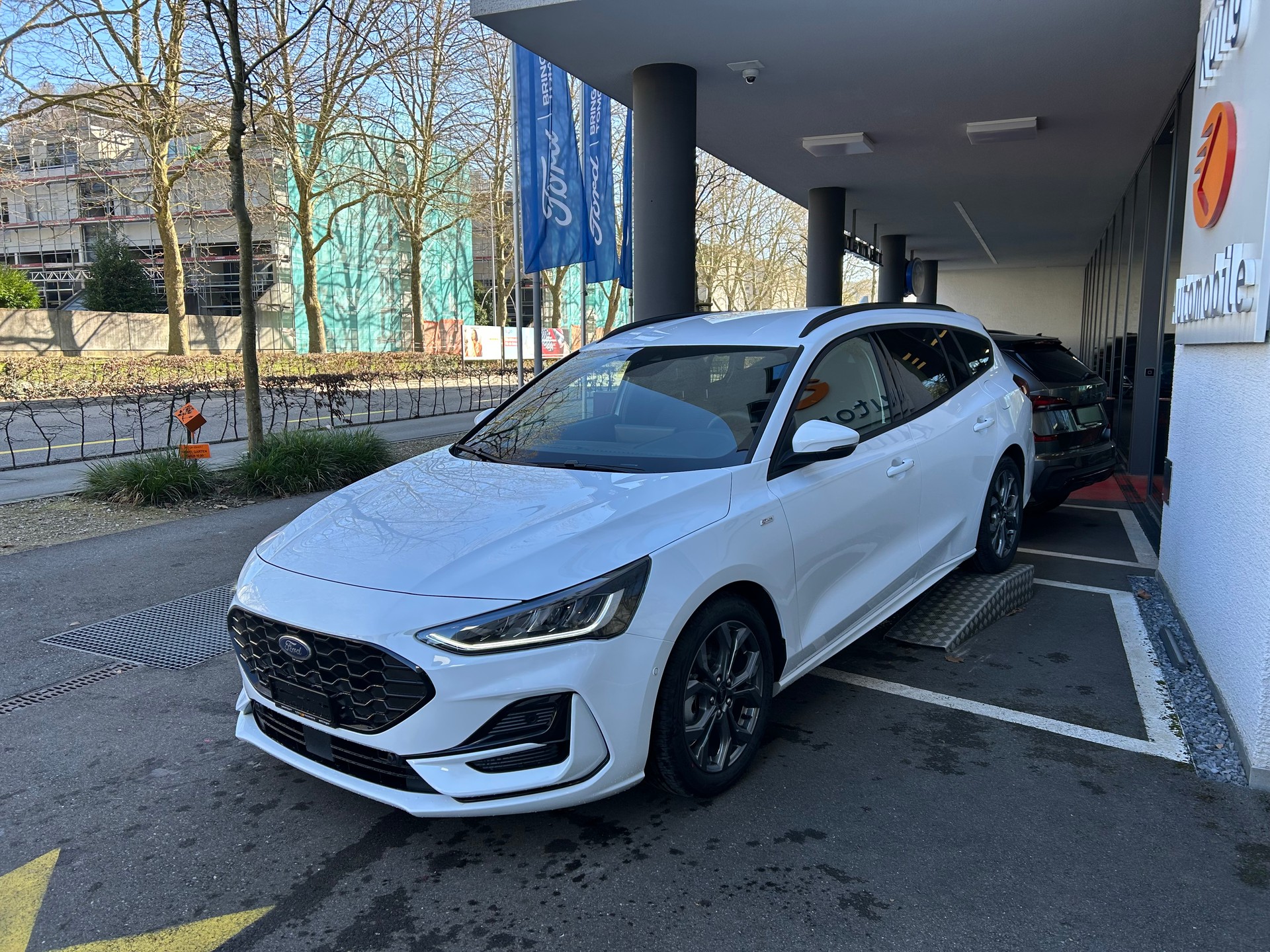 FORD Focus 1.0 MHEV ST-Line X Automat-image-2