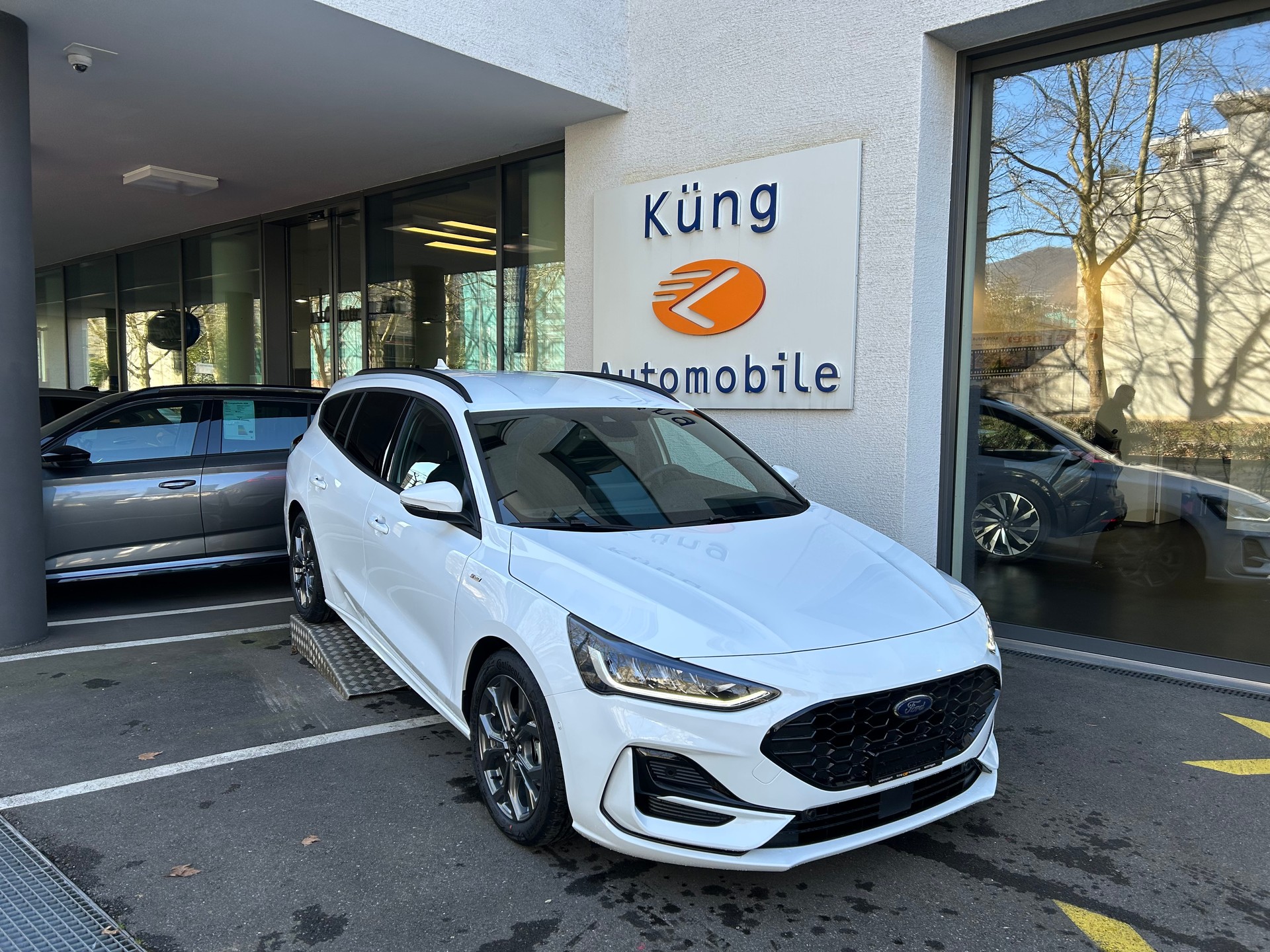 FORD Focus 1.0 MHEV ST-Line X Automat-image-0