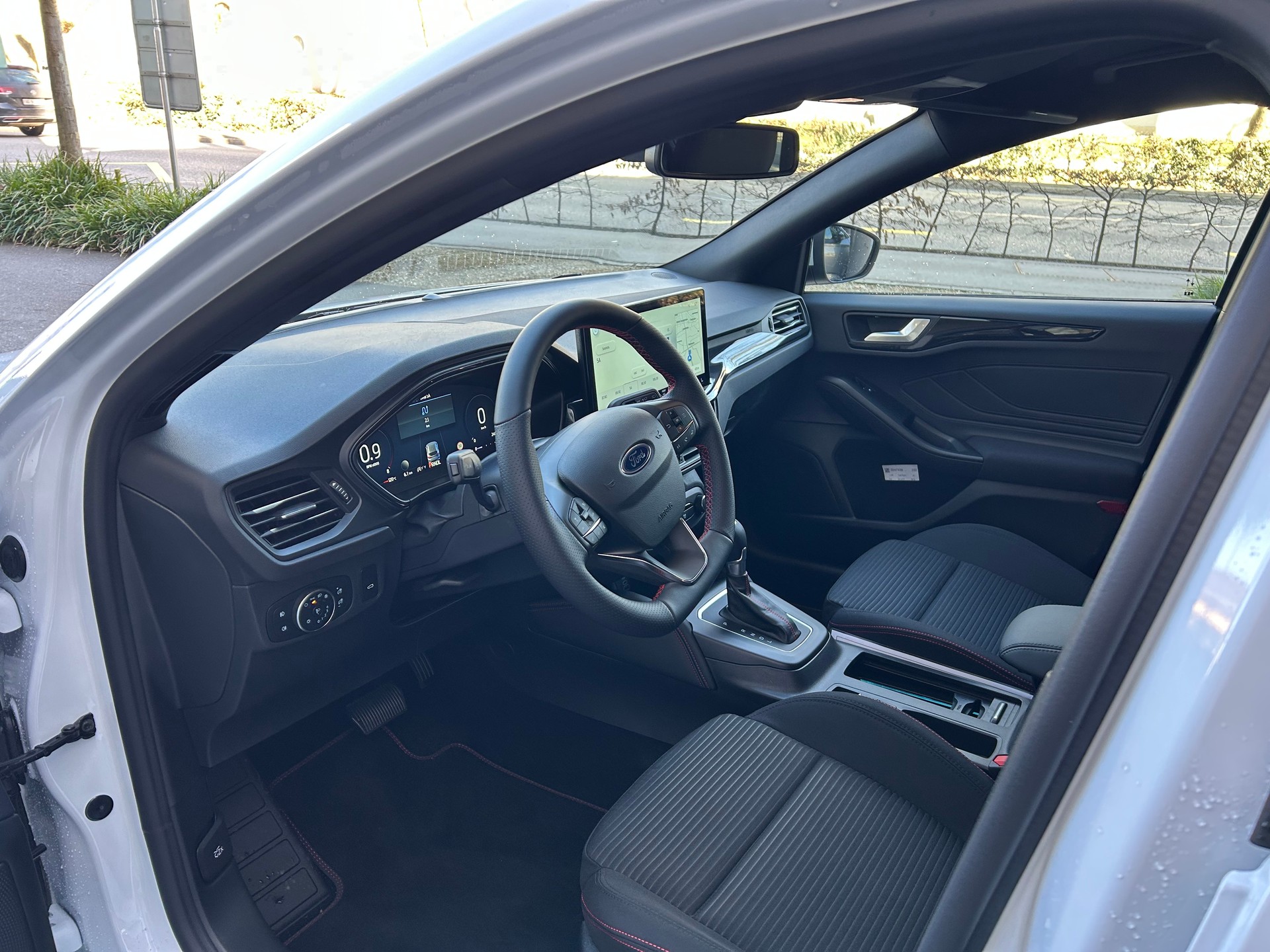 FORD Focus 1.0 MHEV ST-Line X Automat-image-6