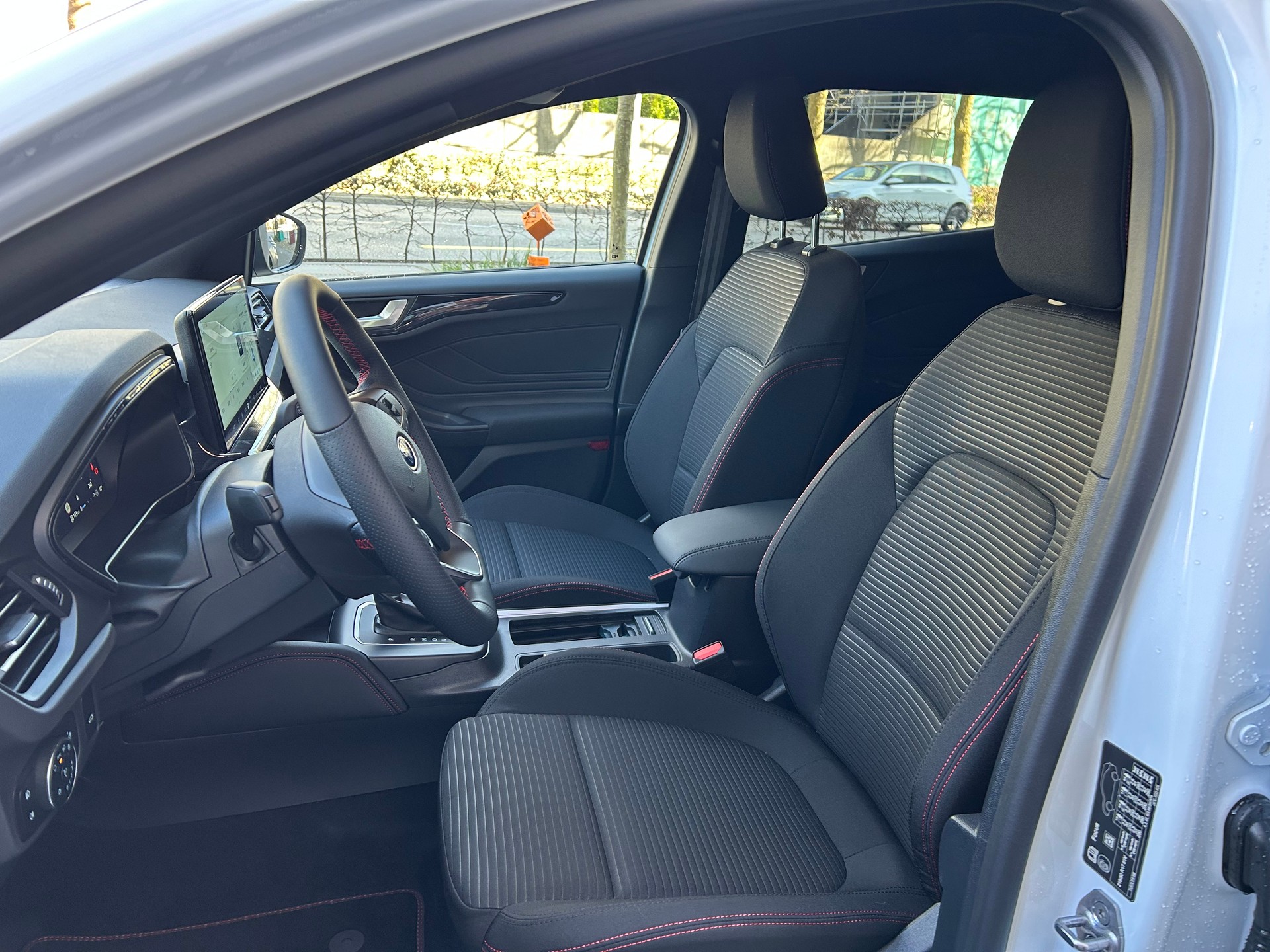 FORD Focus 1.0 MHEV ST-Line X Automat-image-7