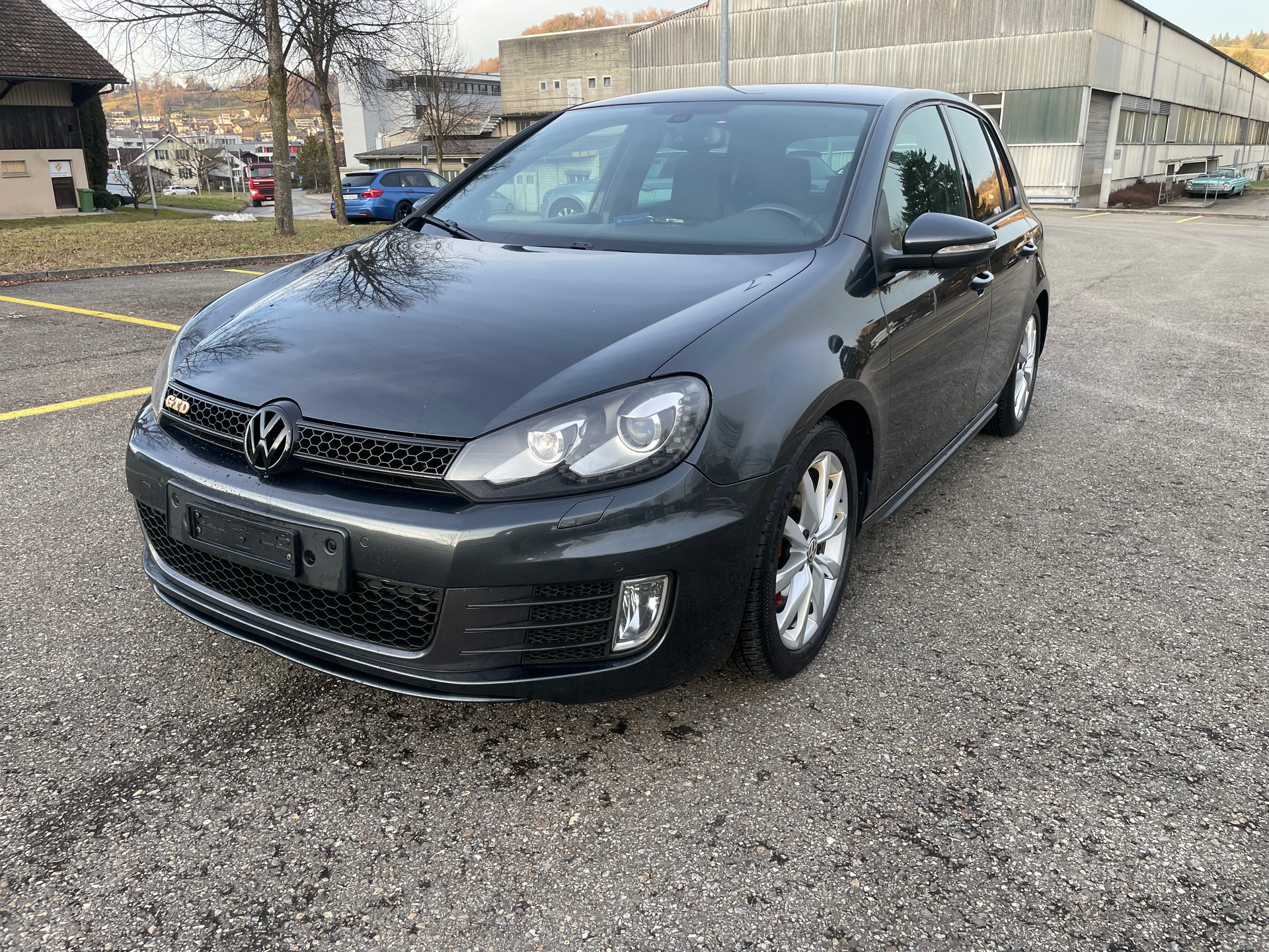 VW Golf 2.0 TDI GT DSG-image-2