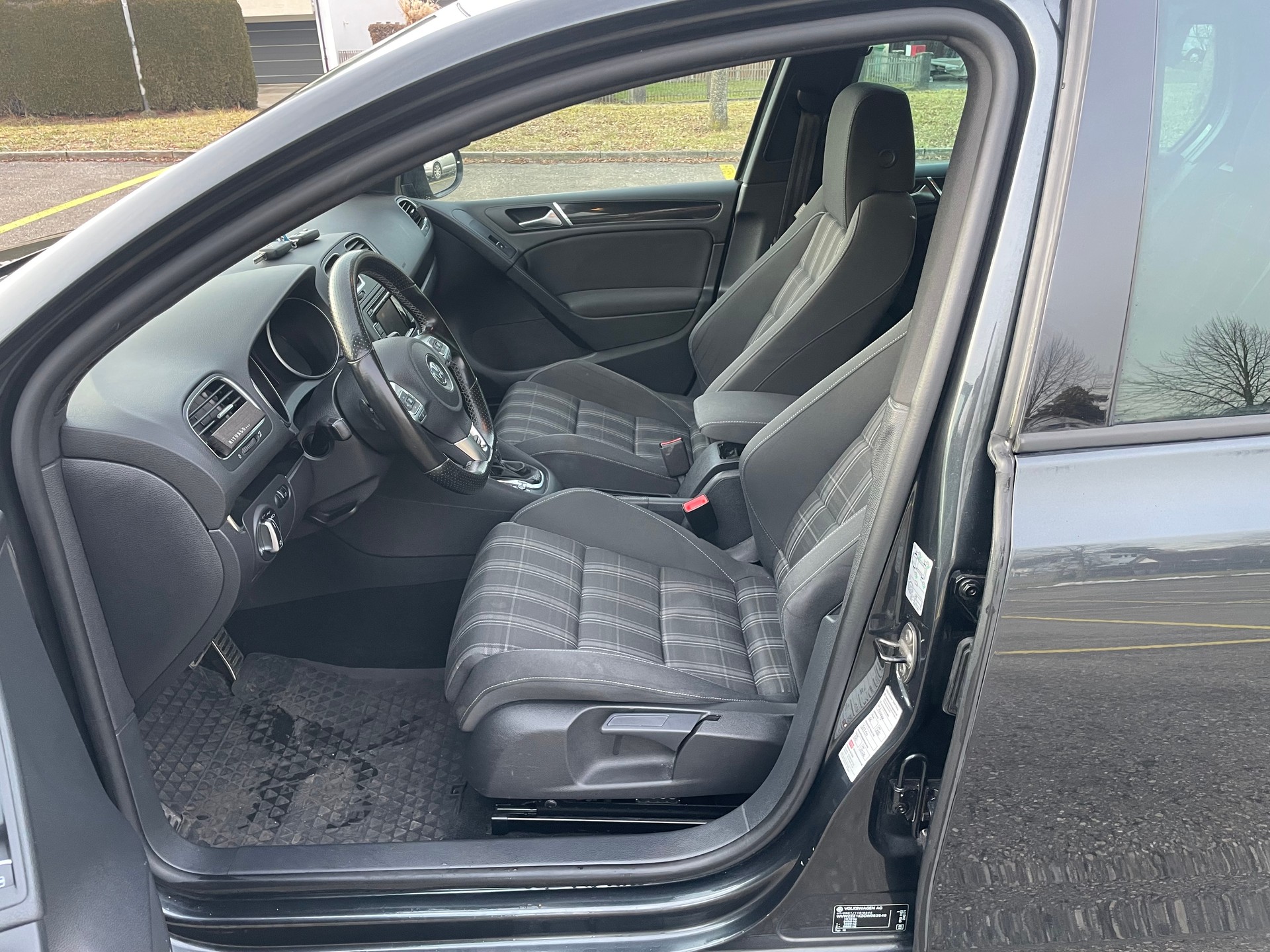 VW Golf 2.0 TDI GT DSG-image-10