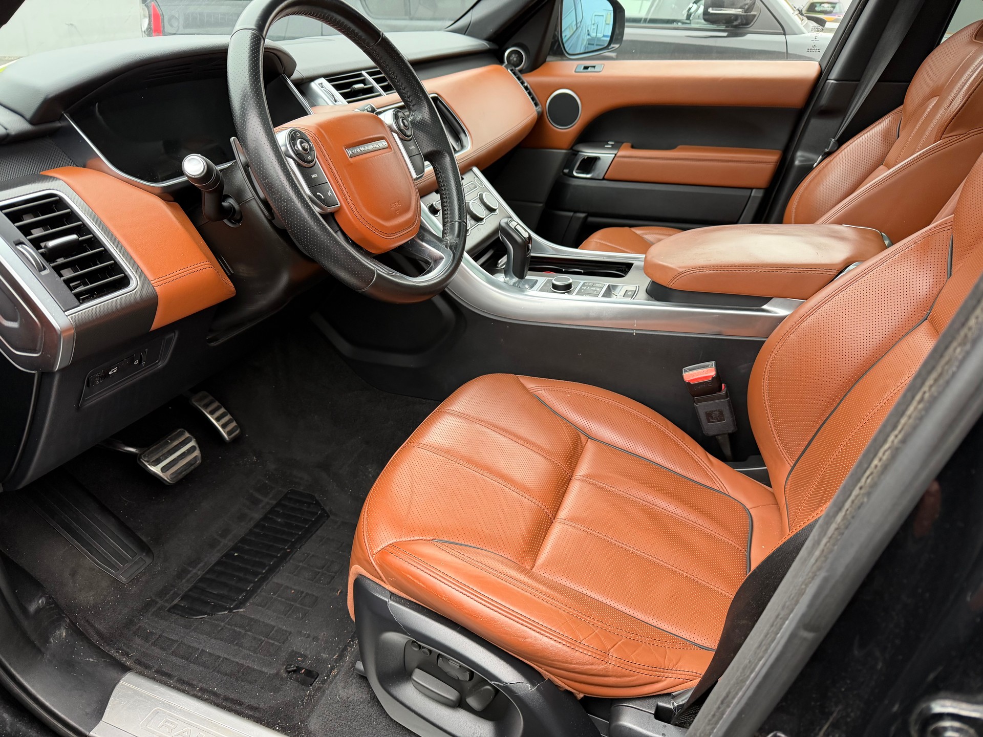 LAND ROVER Range Rover Sport 3.0 TDV6 SE Automatic-image-6