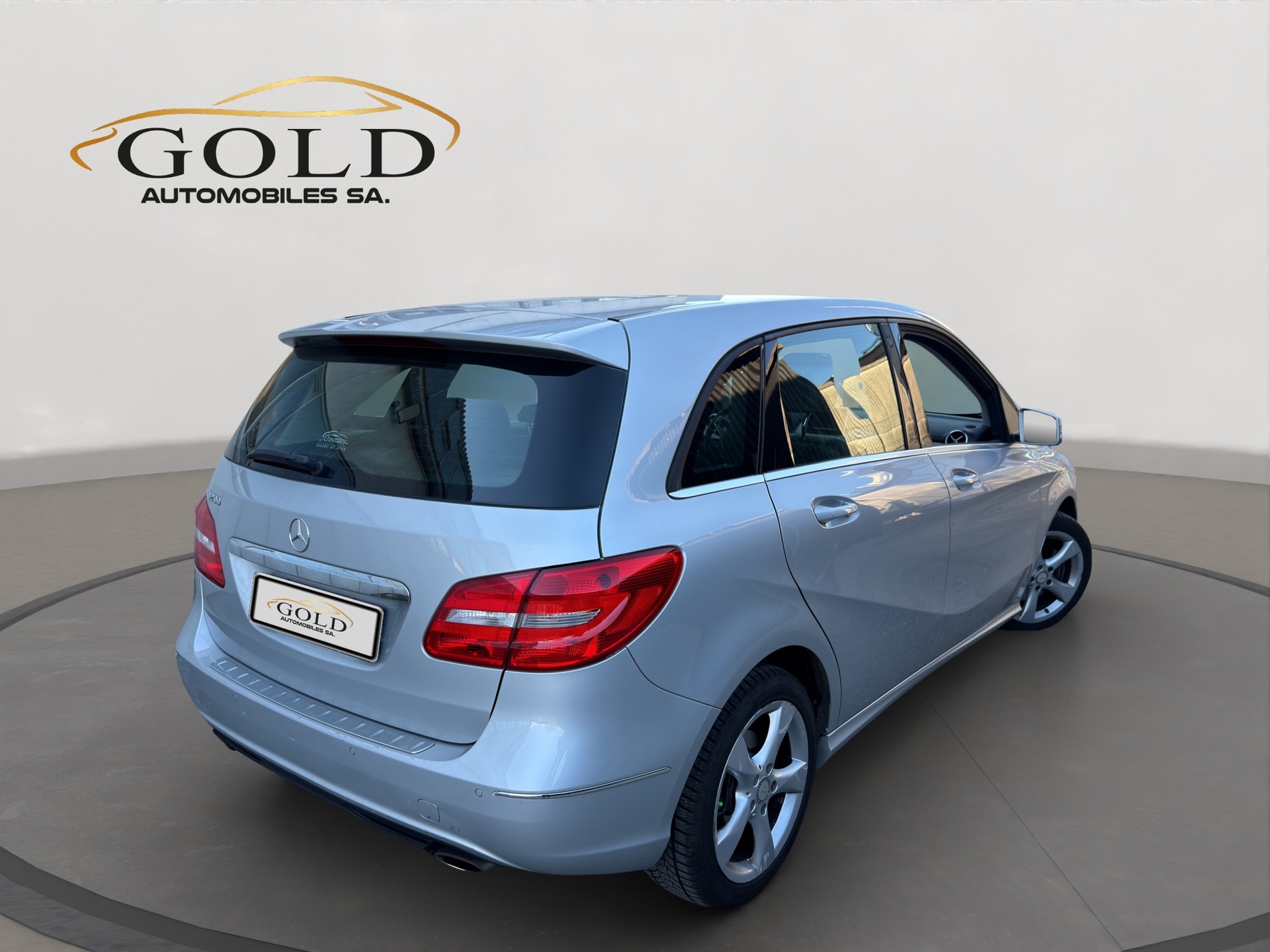 MERCEDES-BENZ B 200 7G-DCT-image-1