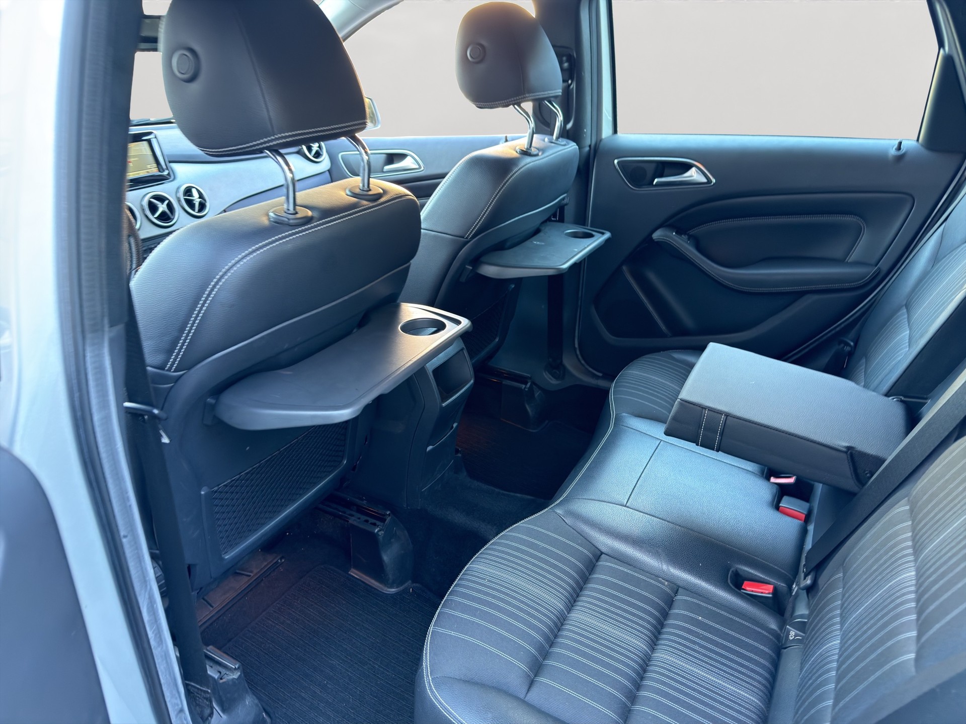 MERCEDES-BENZ B 200 7G-DCT-image-5