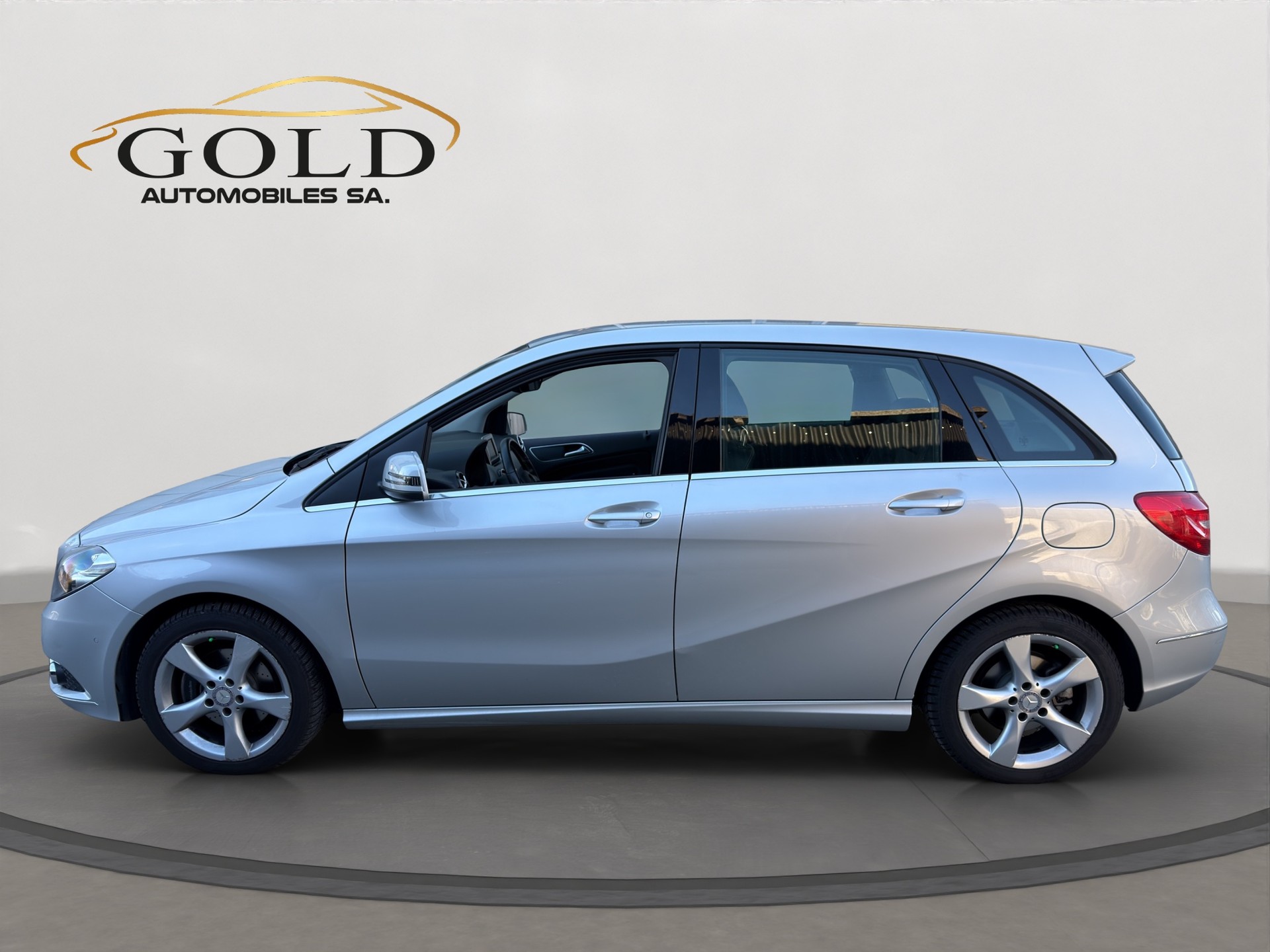 MERCEDES-BENZ B 200 7G-DCT-image-10