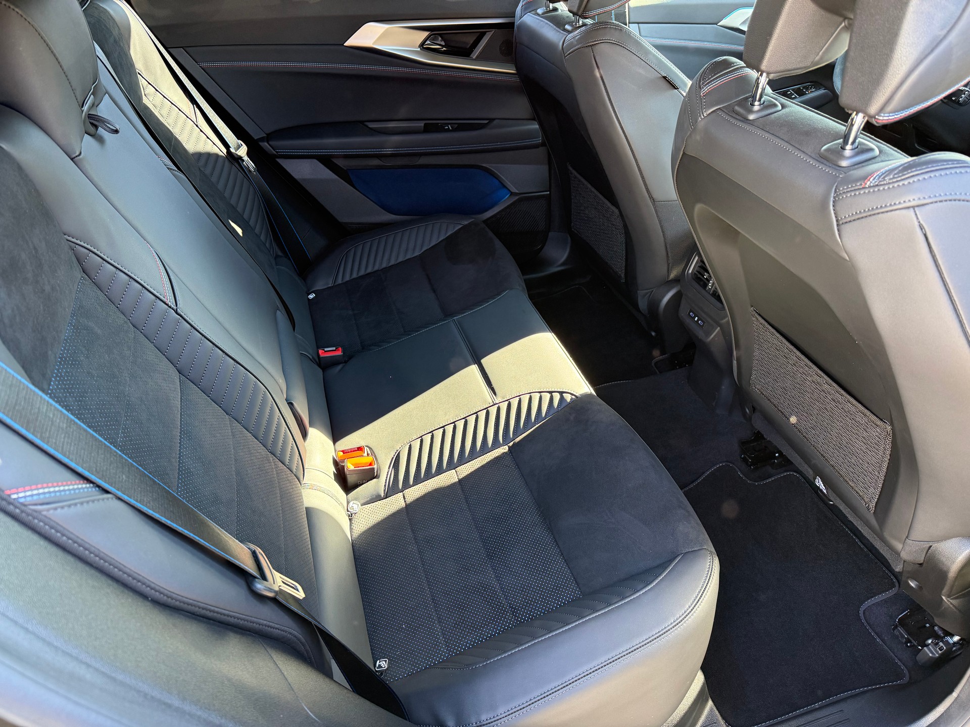 RENAULT Rafale 1.2 E-Tech Hybrid 200 Esprit Alpine-image-12