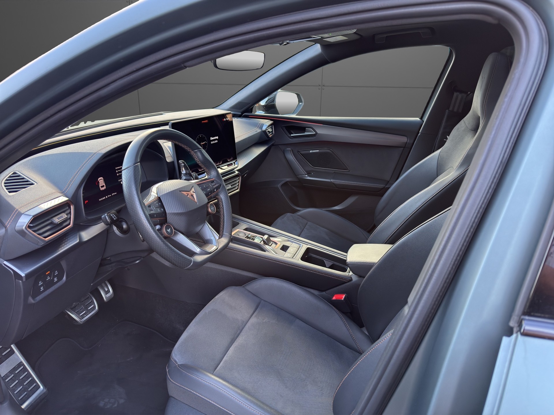 CUPRA LEON 272 PS PlugIn Hybrid *Japan Racing Felgen *-image-8