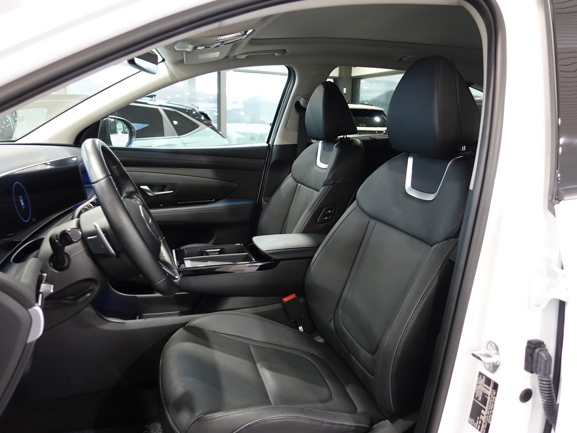 HYUNDAI Tucson 1.6 48V Vertex 4WD Glasschiebedach-image-8