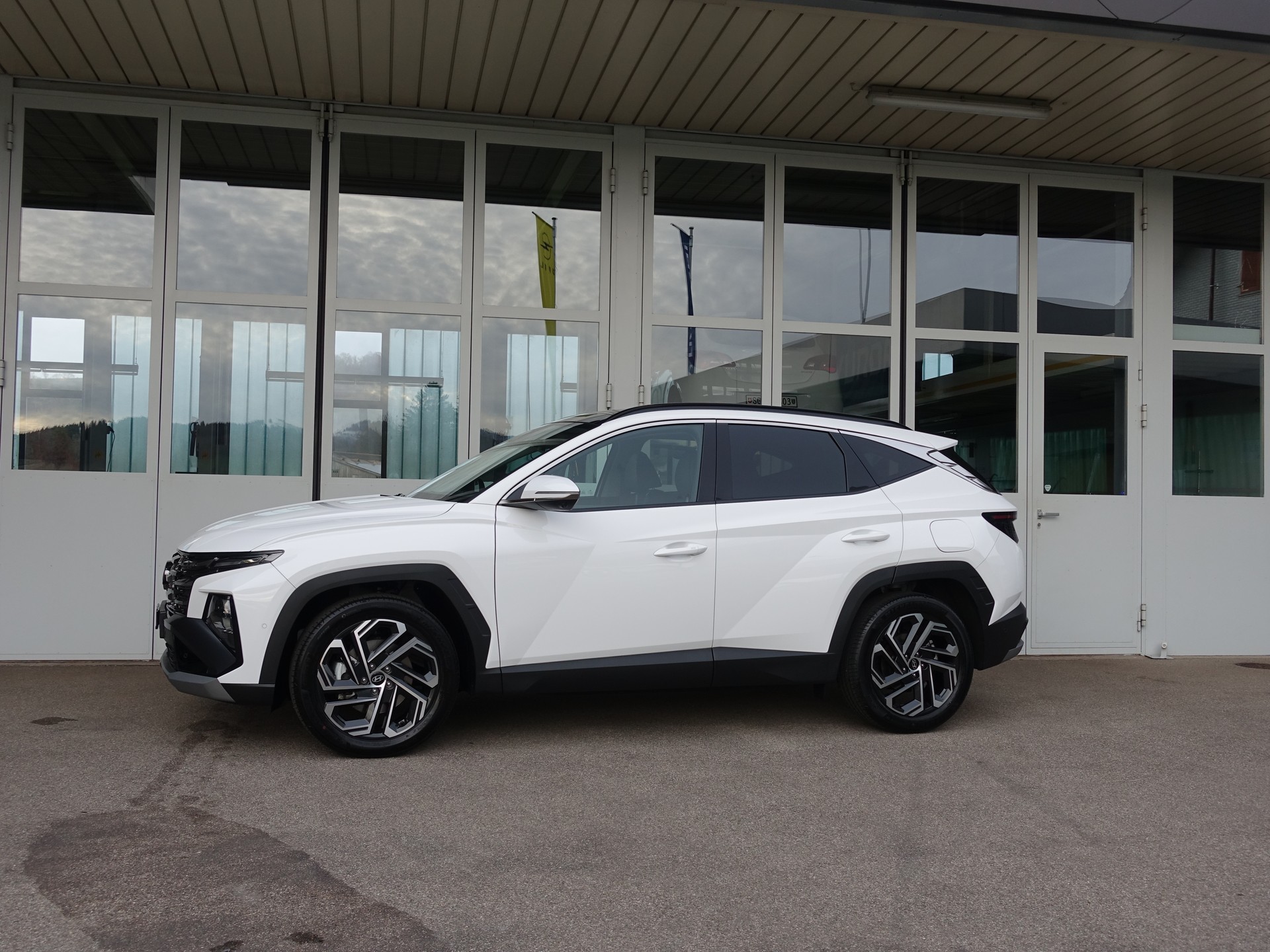 HYUNDAI Tucson 1.6 48V Vertex 4WD Glasschiebedach-image-19