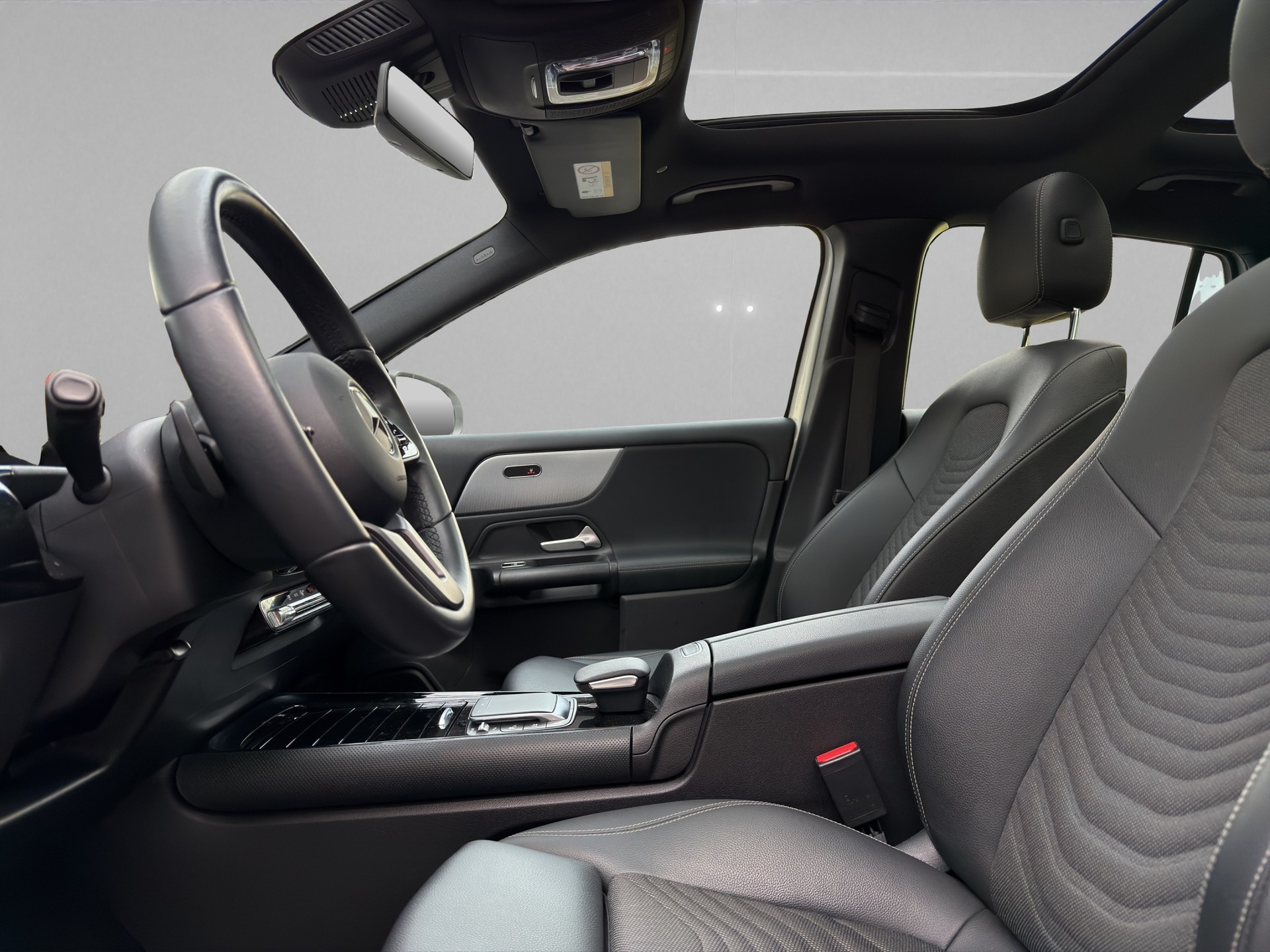 MERCEDES-BENZ GLA 200 Progressive 7G-DCT-image-5