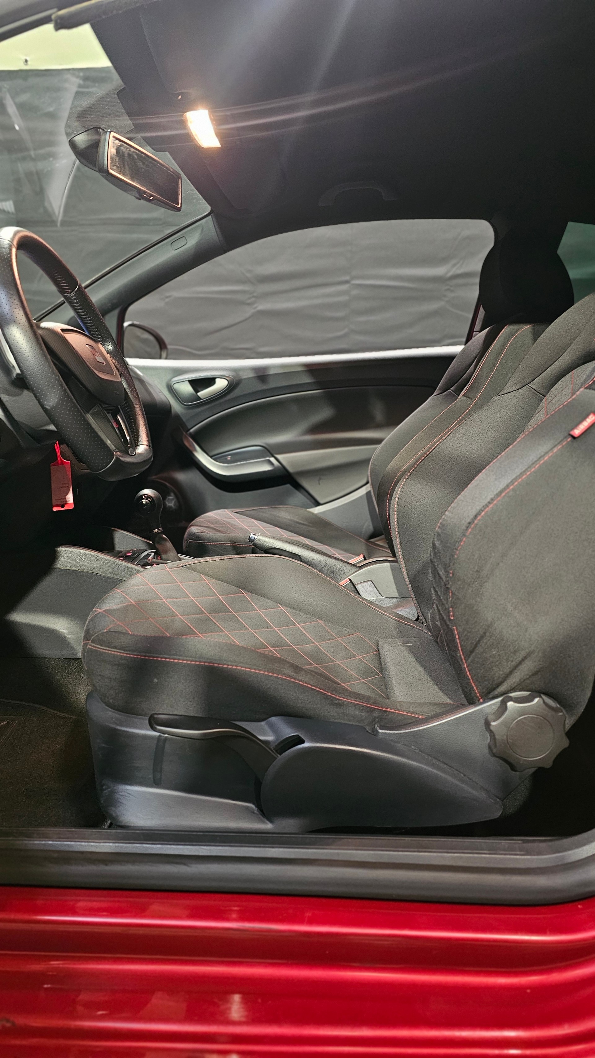 SEAT Ibiza SC 1.4 TSI Cupra DSG Bocanegra-image-13