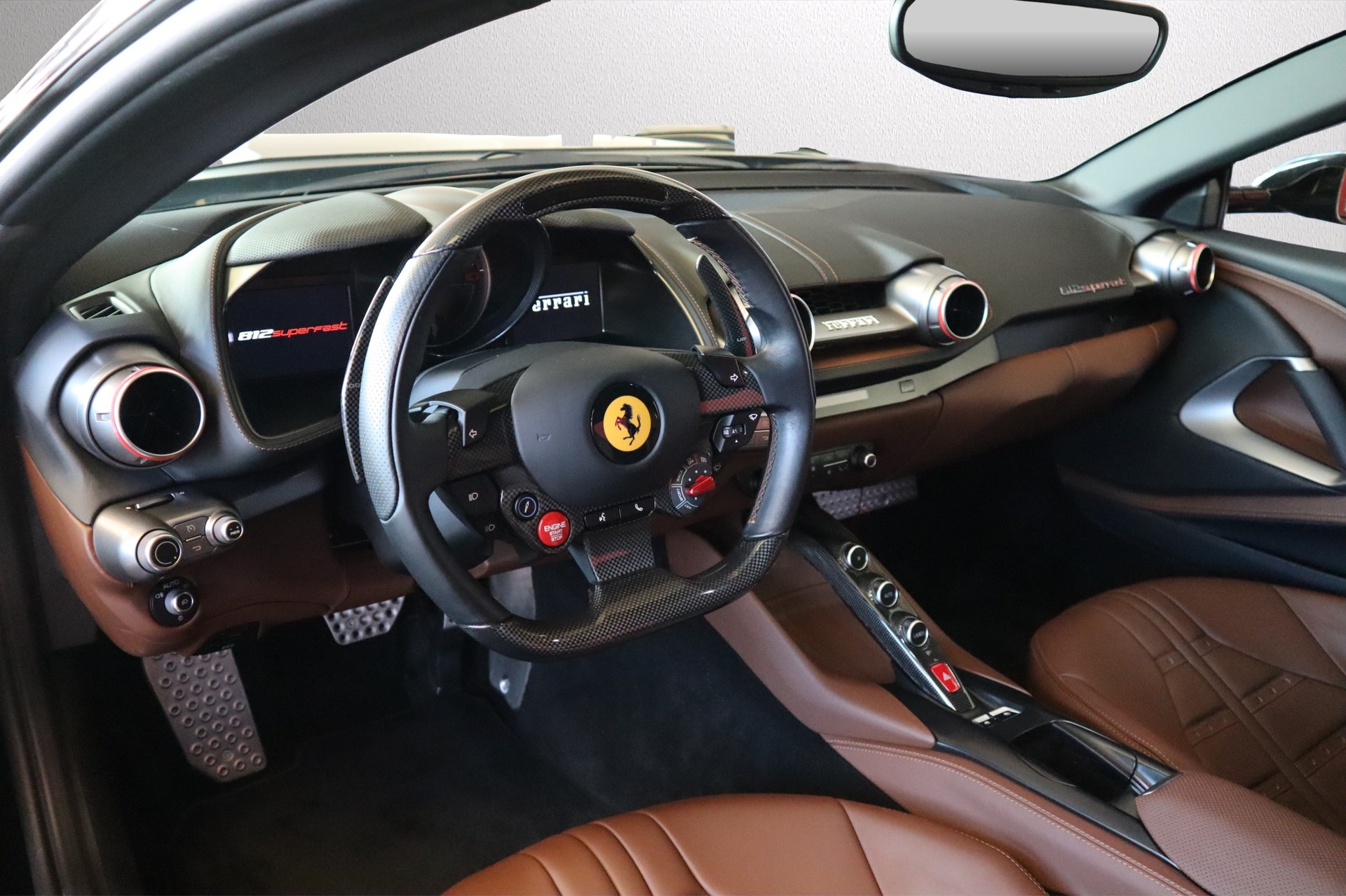 FERRARI 812 Superfast-image-2