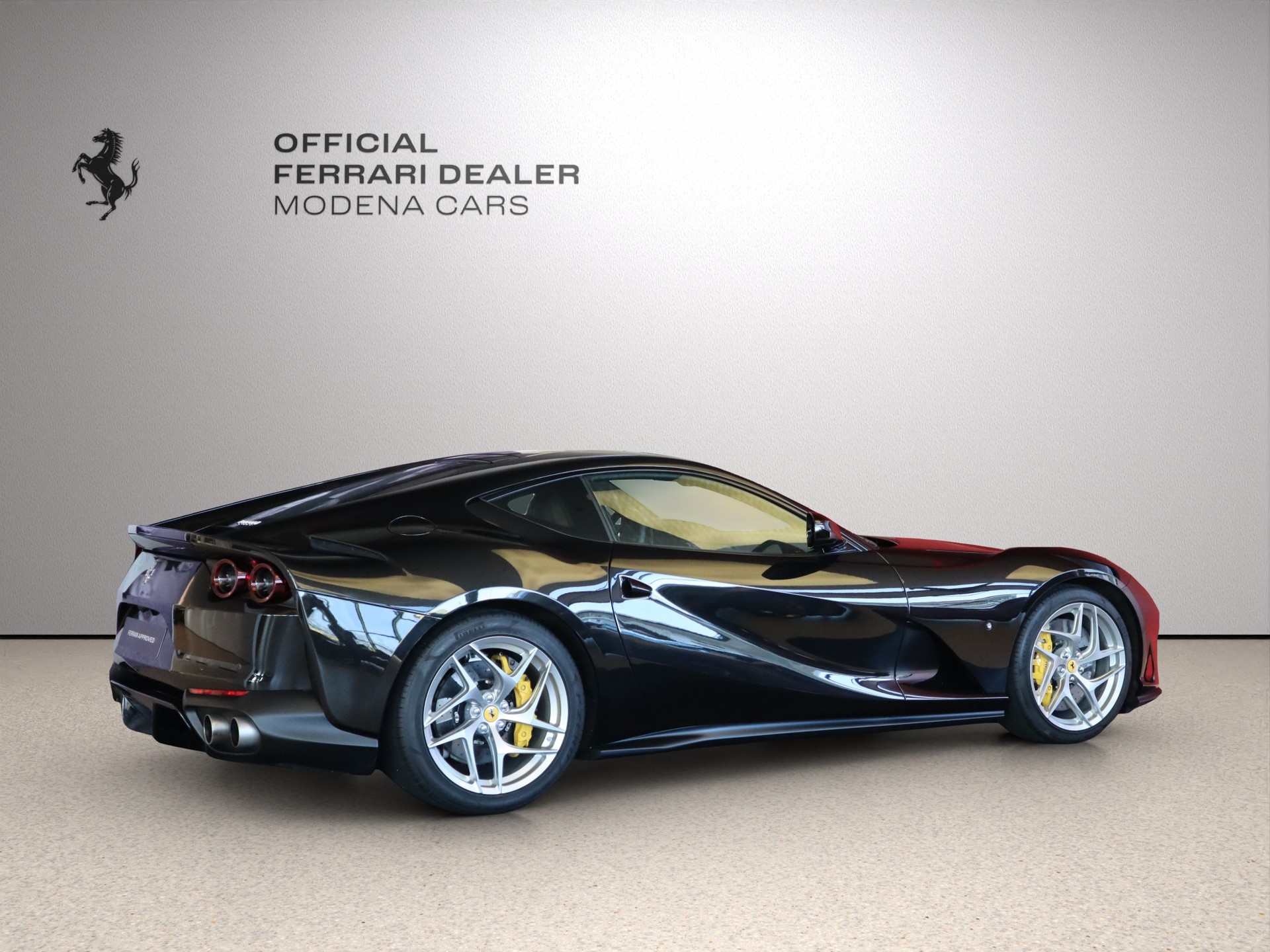 FERRARI 812 Superfast-image-13