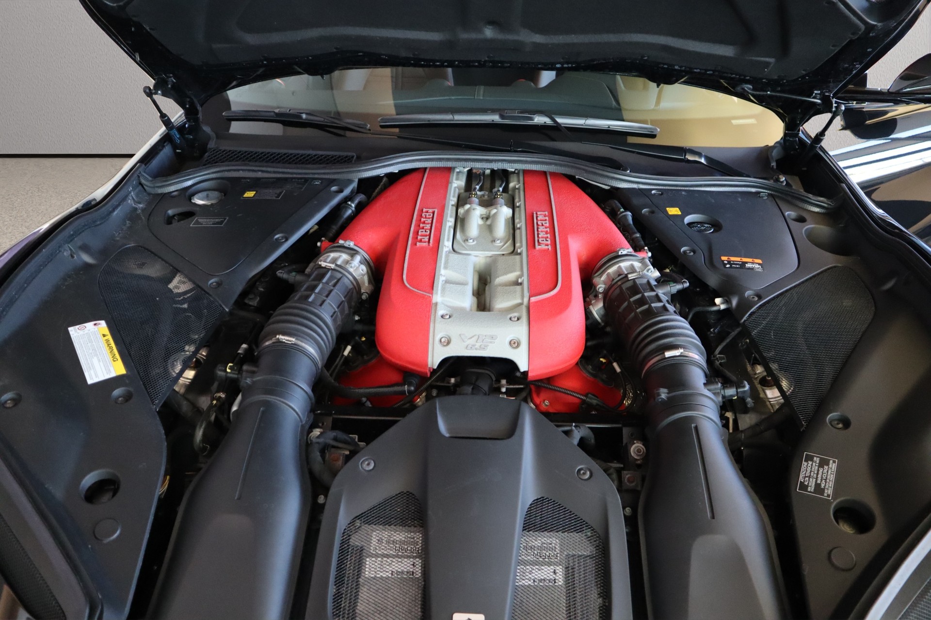FERRARI 812 Superfast-image-23