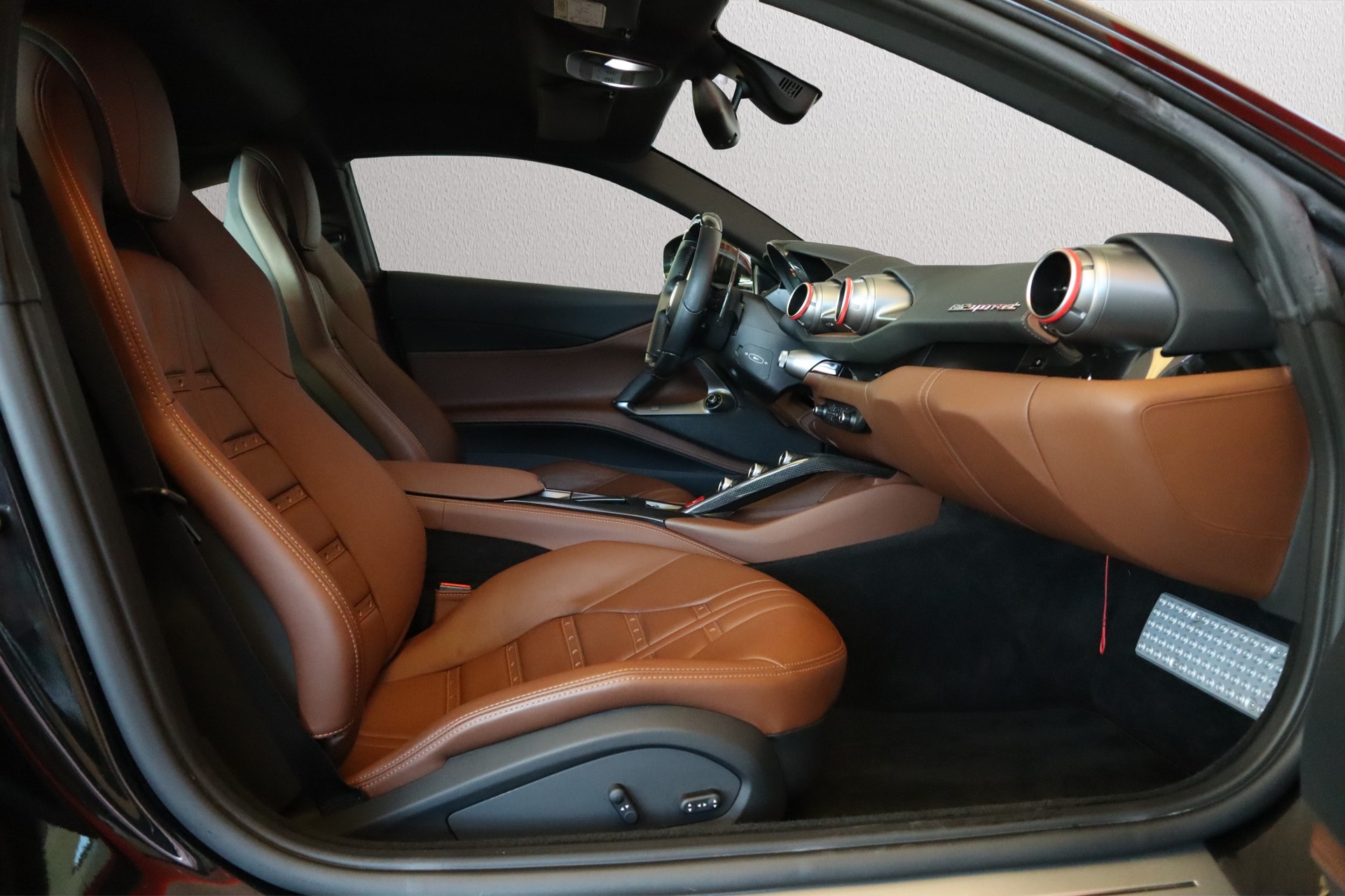 FERRARI 812 Superfast-image-20