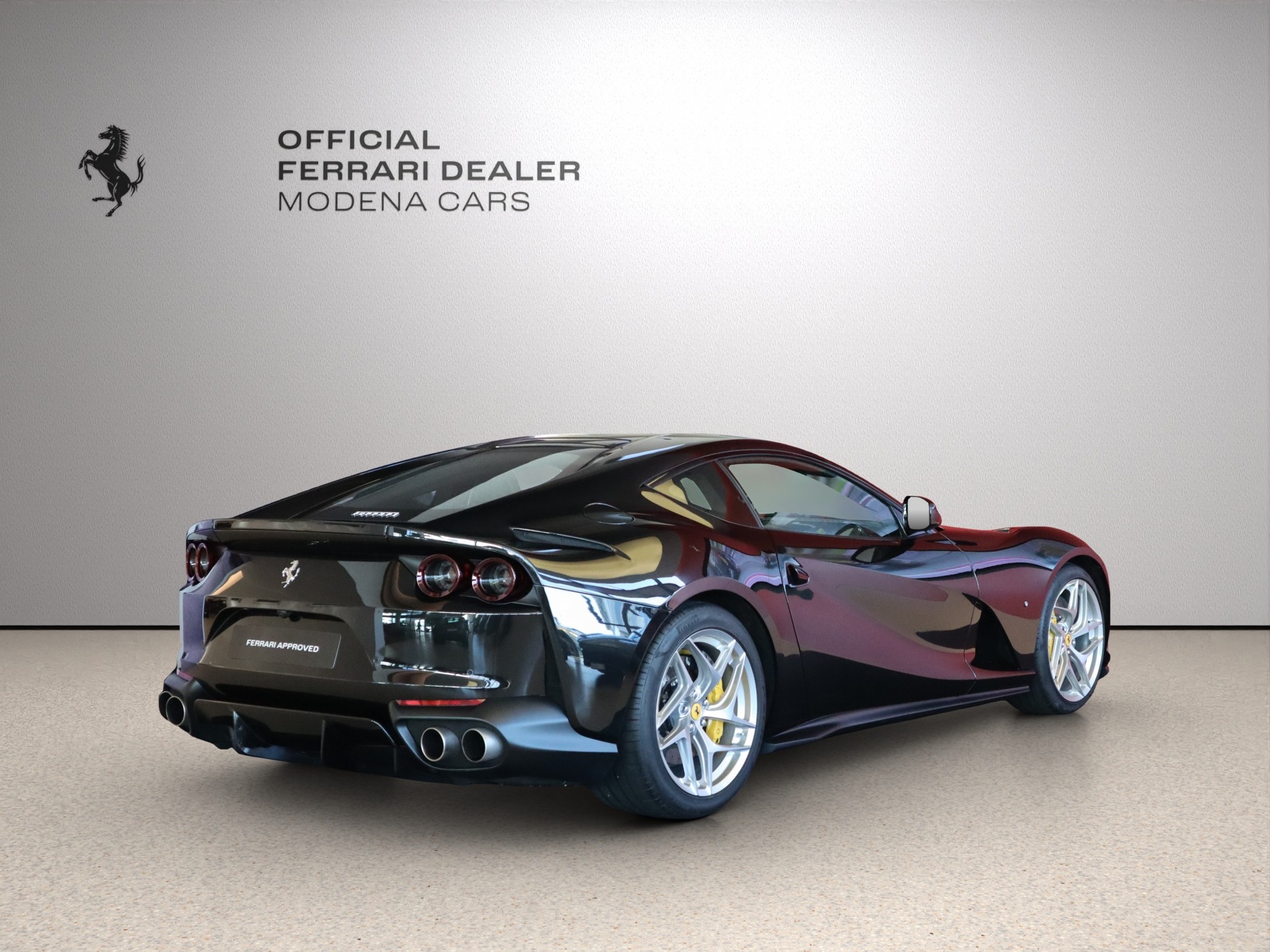 FERRARI 812 Superfast-image-1