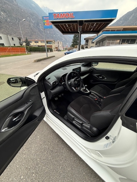TOYOTA Yaris 1.6 GR Sport-image-9