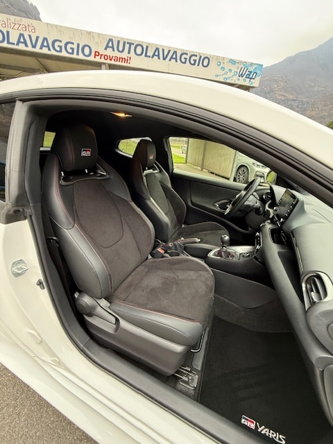 TOYOTA Yaris 1.6 GR Sport-image-10