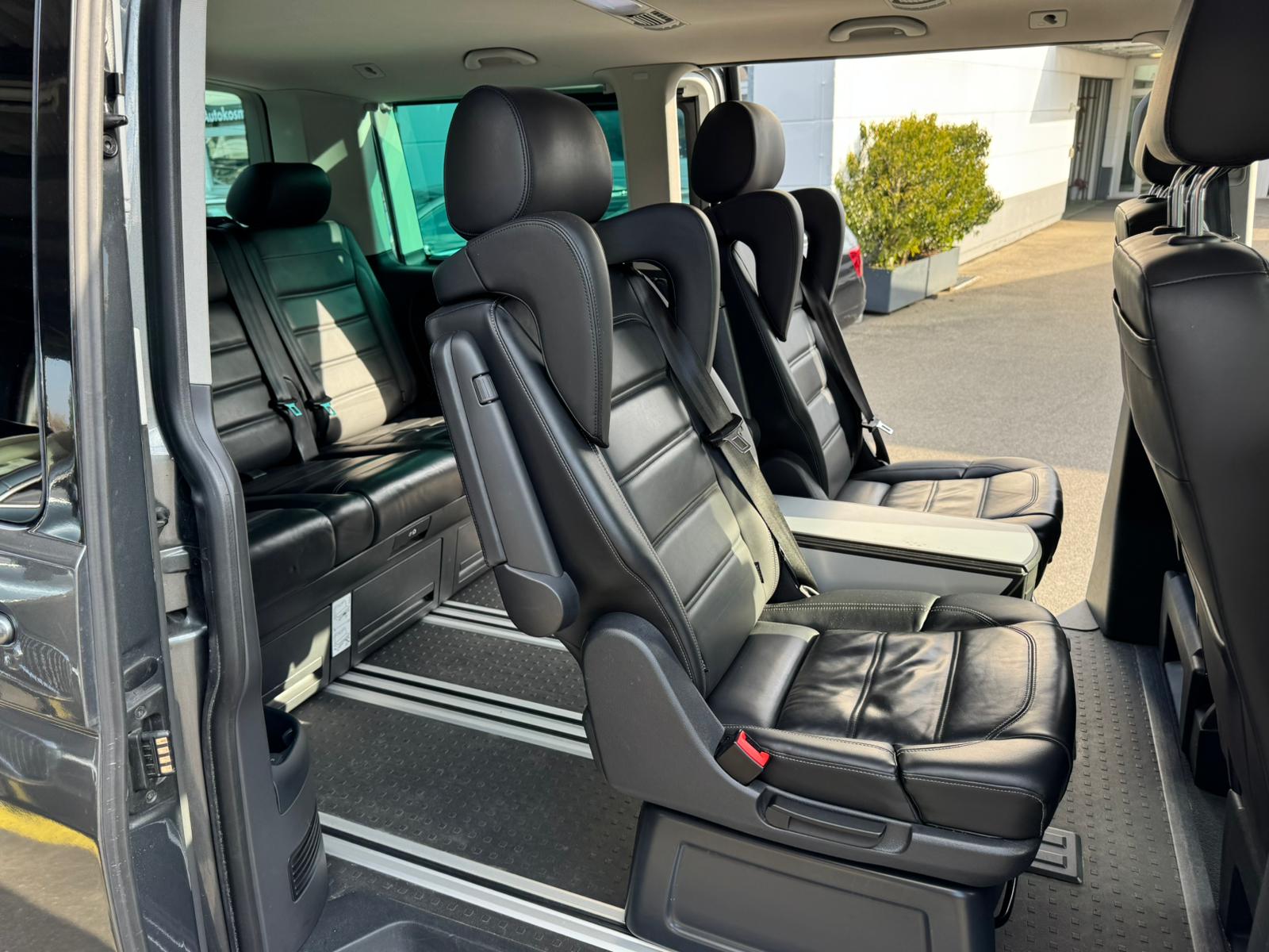 VW T6.1 Multivan 2.0 Bi-TDI Highline 4Motion DSG-image-11