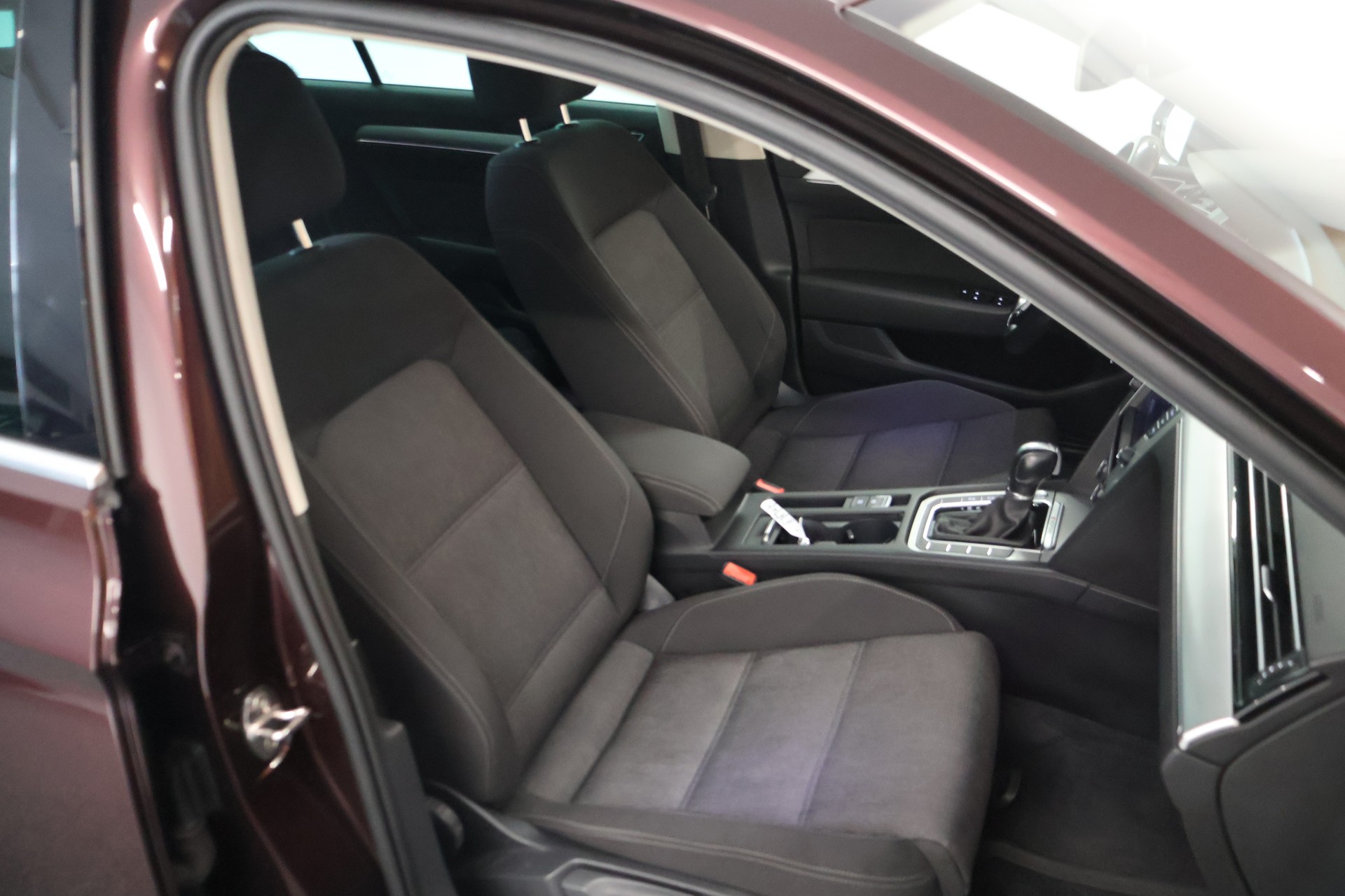 VW Passat 2.0 TDI BMT Comfortline DSG 4Motion-image-16