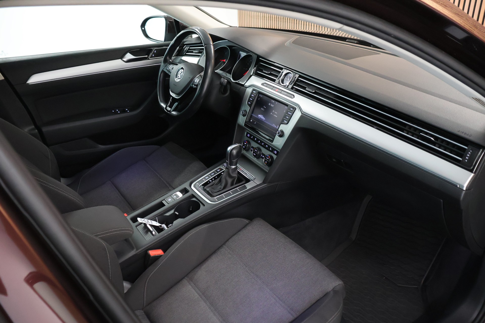 VW Passat 2.0 TDI BMT Comfortline DSG 4Motion-image-15