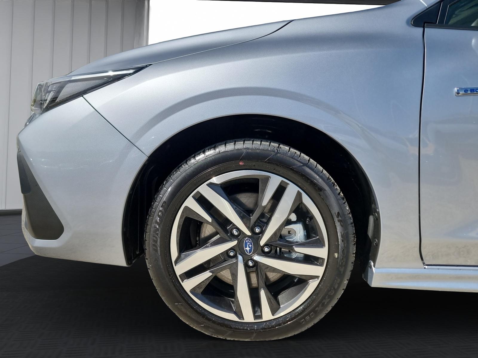 SUBARU Impreza 2.0i e-Boxer Swiss Plus-image-12