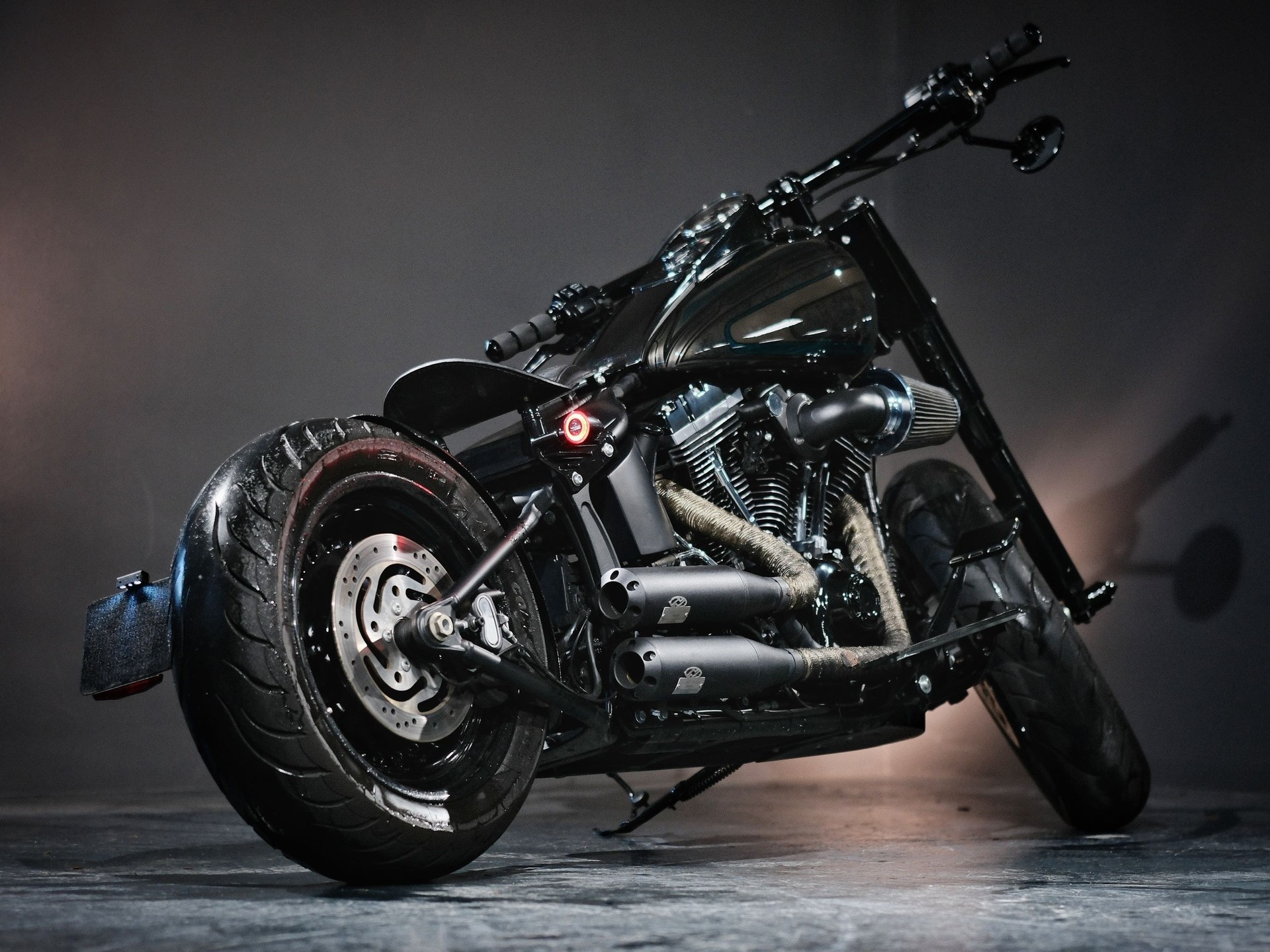 HARLEY-DAVIDSON FLSTFB Fat Boy Special ABS-showroom-element-2
