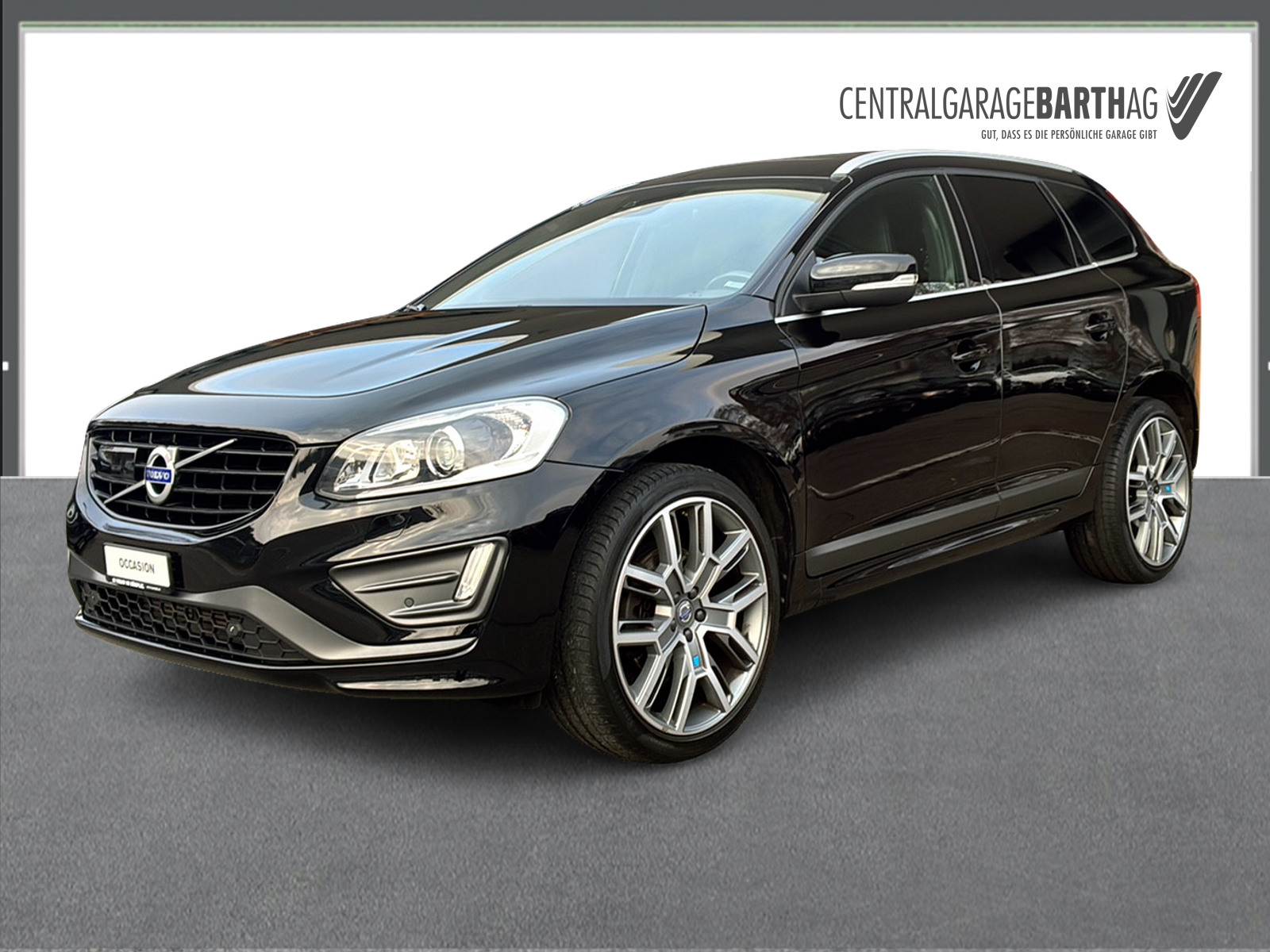 VOLVO XC60 2.4 D5 Mom. R-Design AWD S/S-image-0