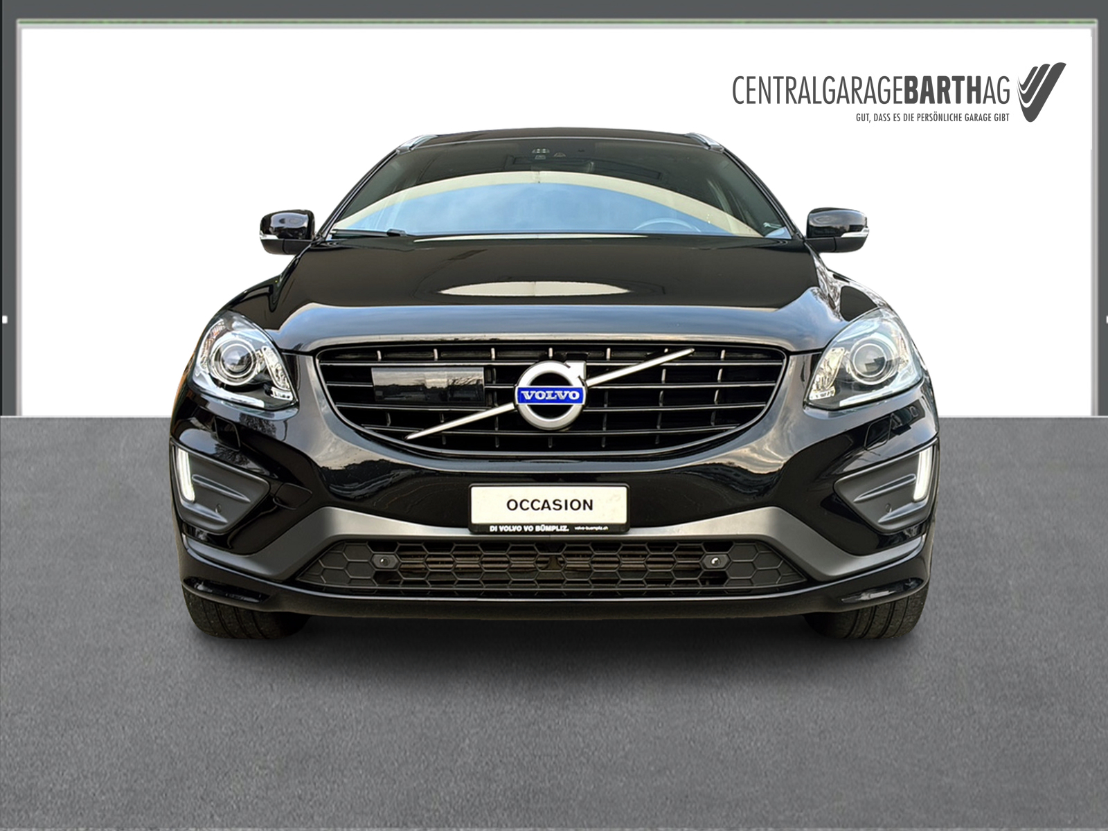 VOLVO XC60 2.4 D5 Mom. R-Design AWD S/S-image-1