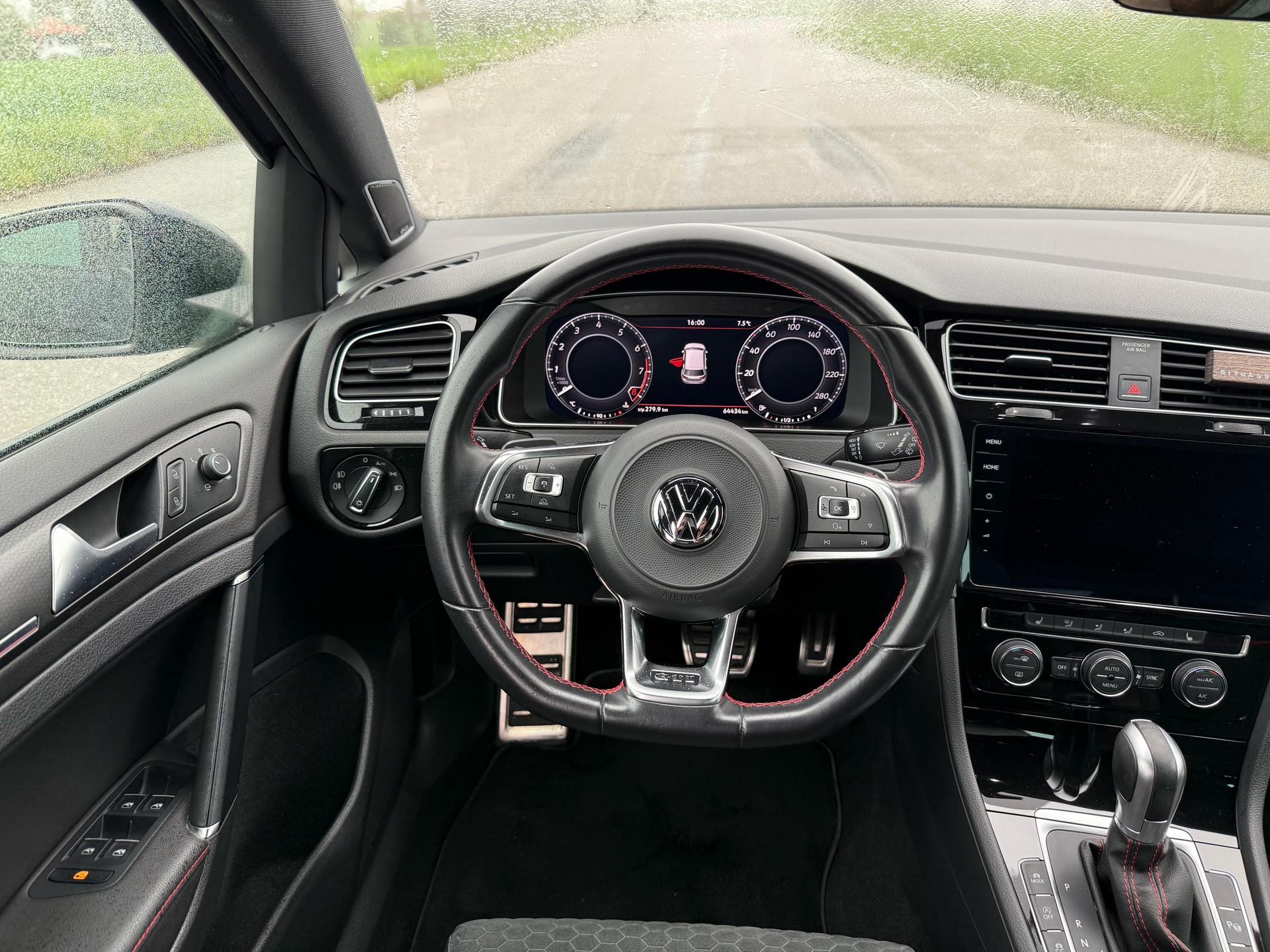 VW Golf 2.0 TSI GTI Performance DSG-image-11
