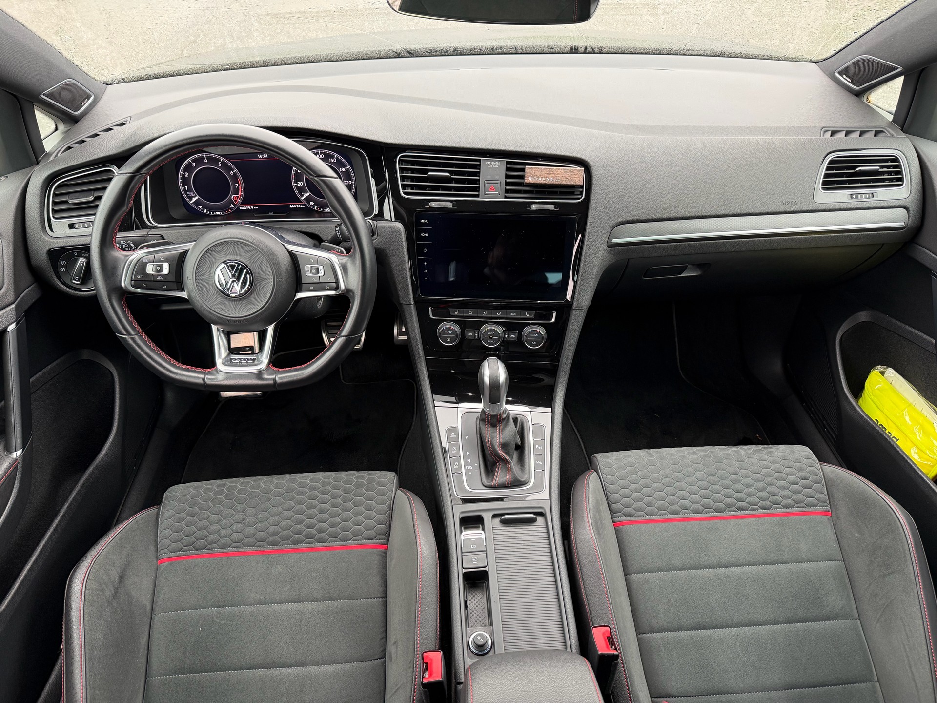 VW Golf 2.0 TSI GTI Performance DSG-image-10