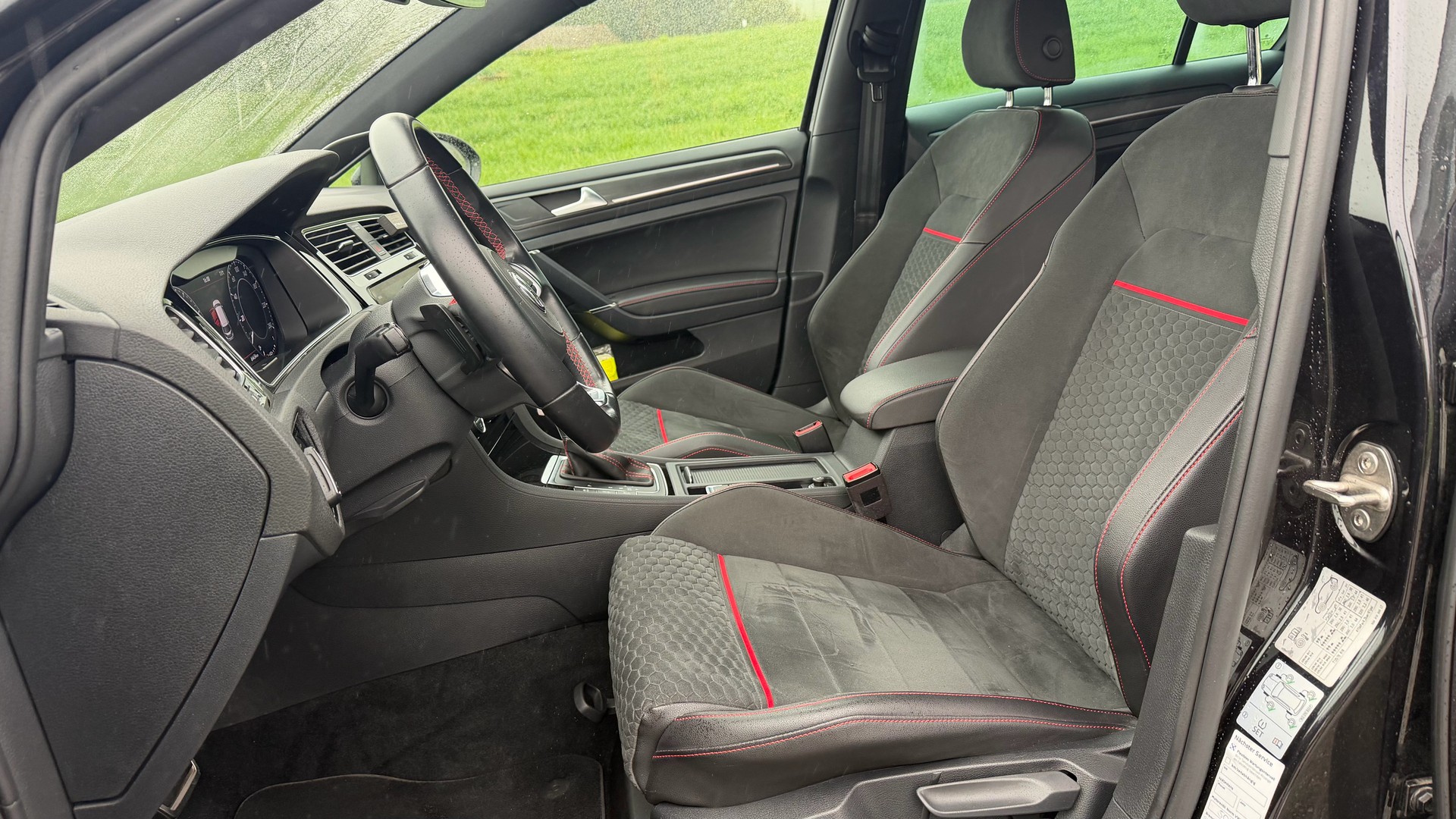 VW Golf 2.0 TSI GTI Performance DSG-image-7