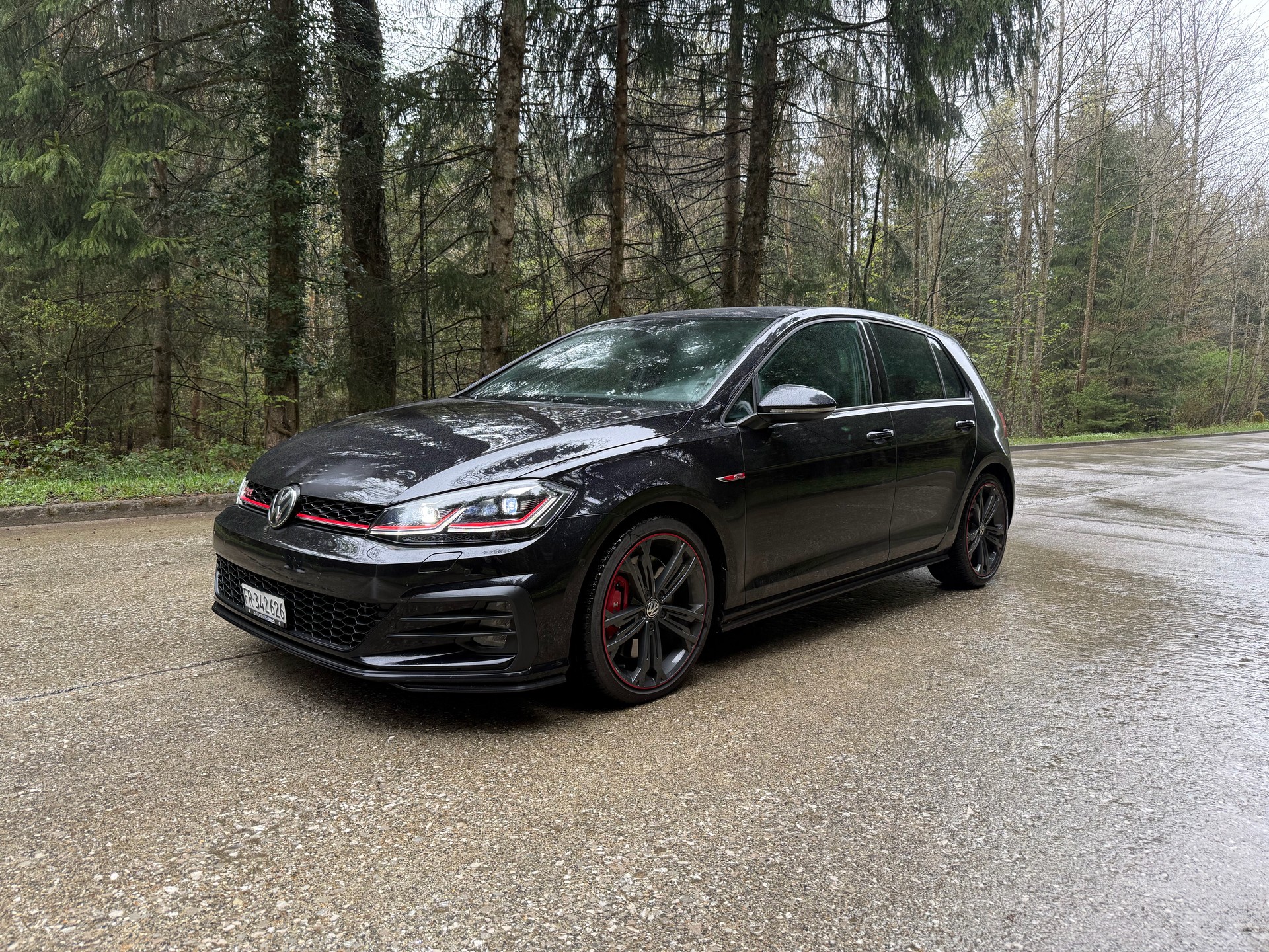 VW Golf 2.0 TSI GTI Performance DSG-image-2