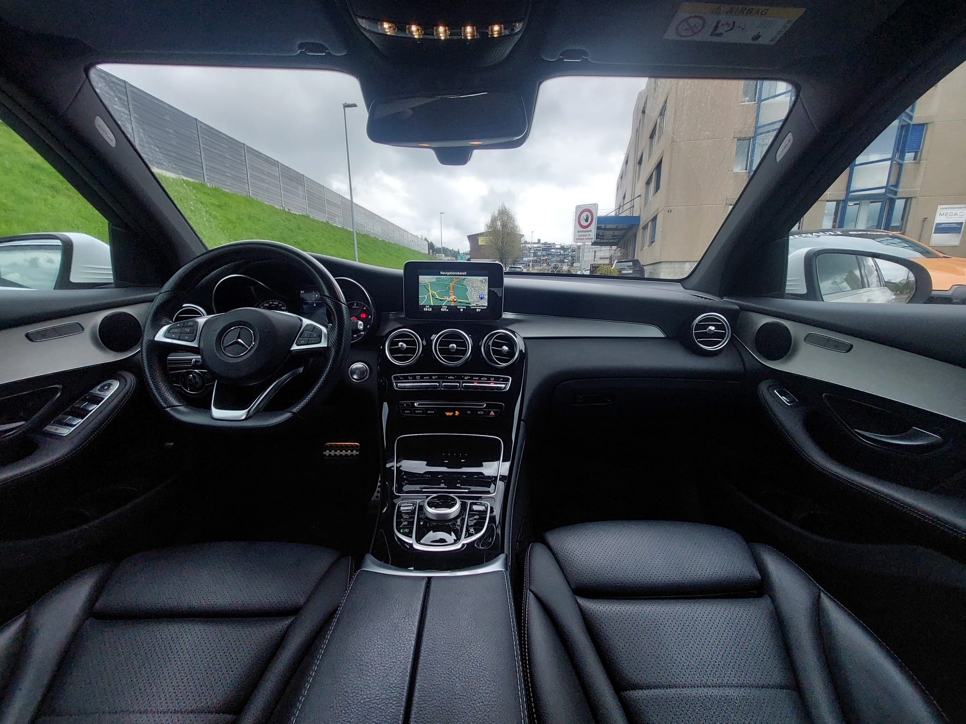 MERCEDES-BENZ GLC 250 d AMG Line mit AHKupplung 2,5to-image-7