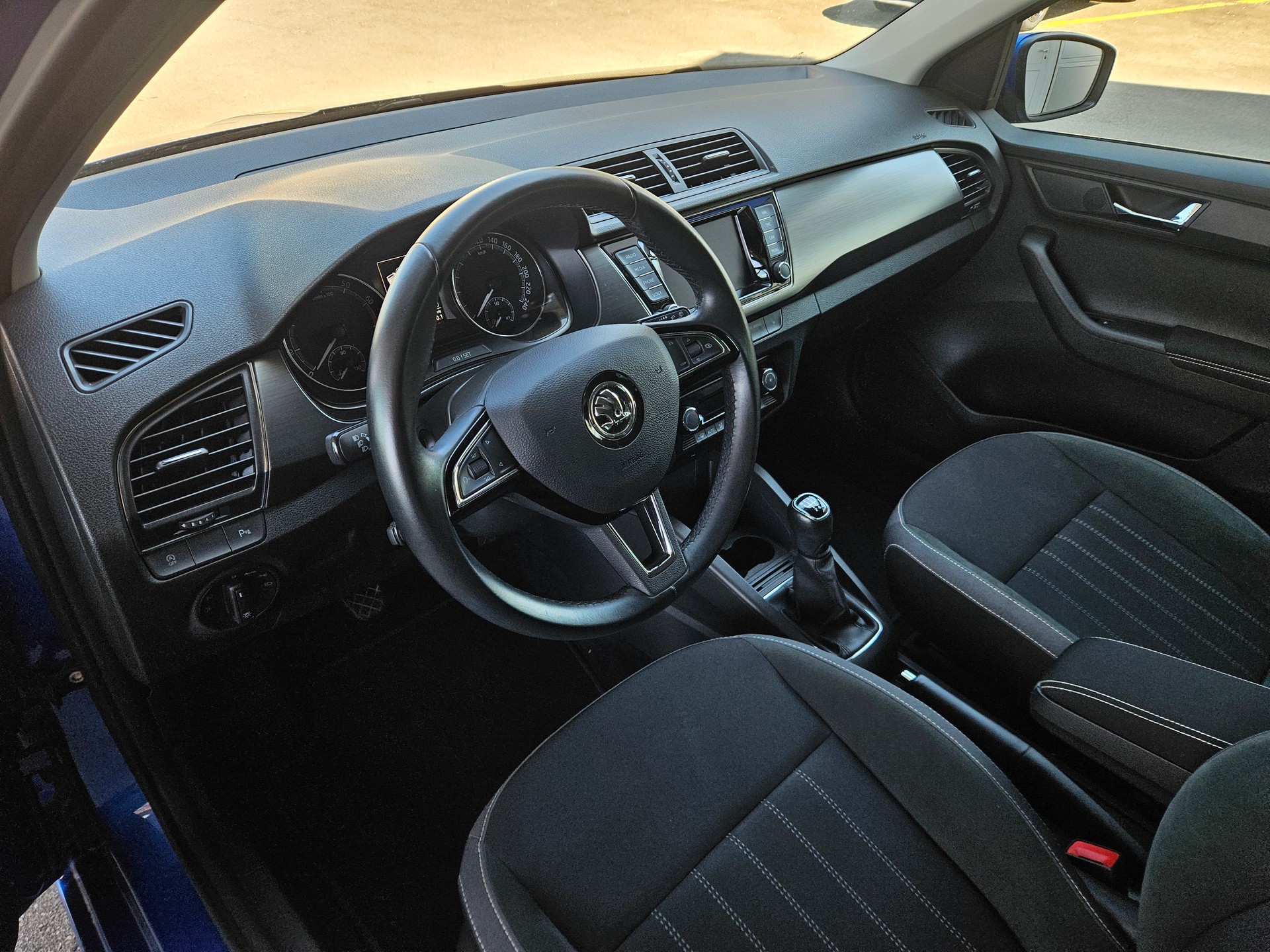 SKODA Fabia 1.0 TSI Style-image-4