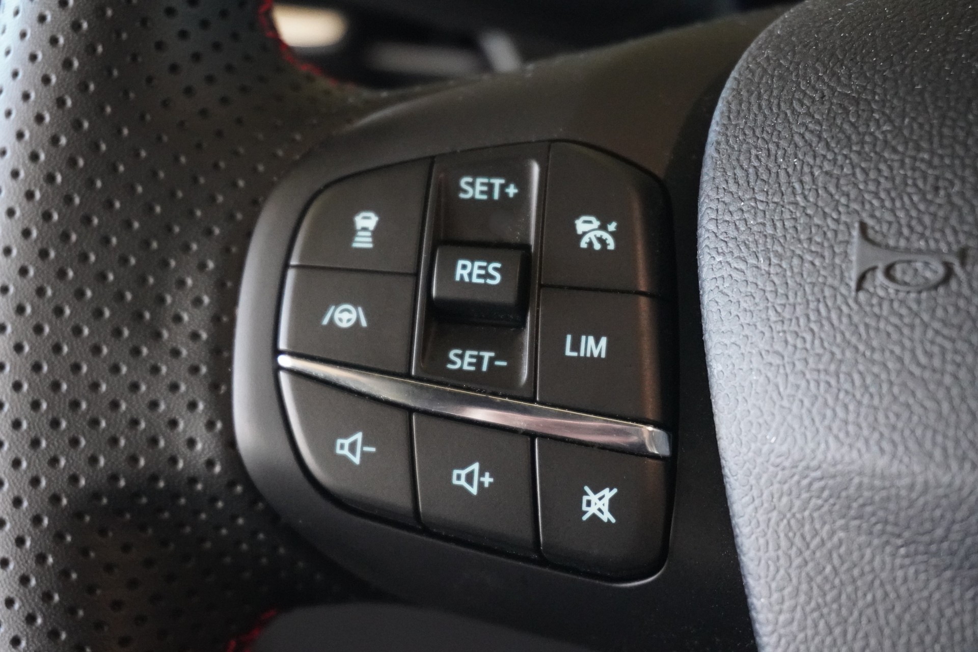 FORD Puma 1.0 MHEV ST-Line X Automat-image-13