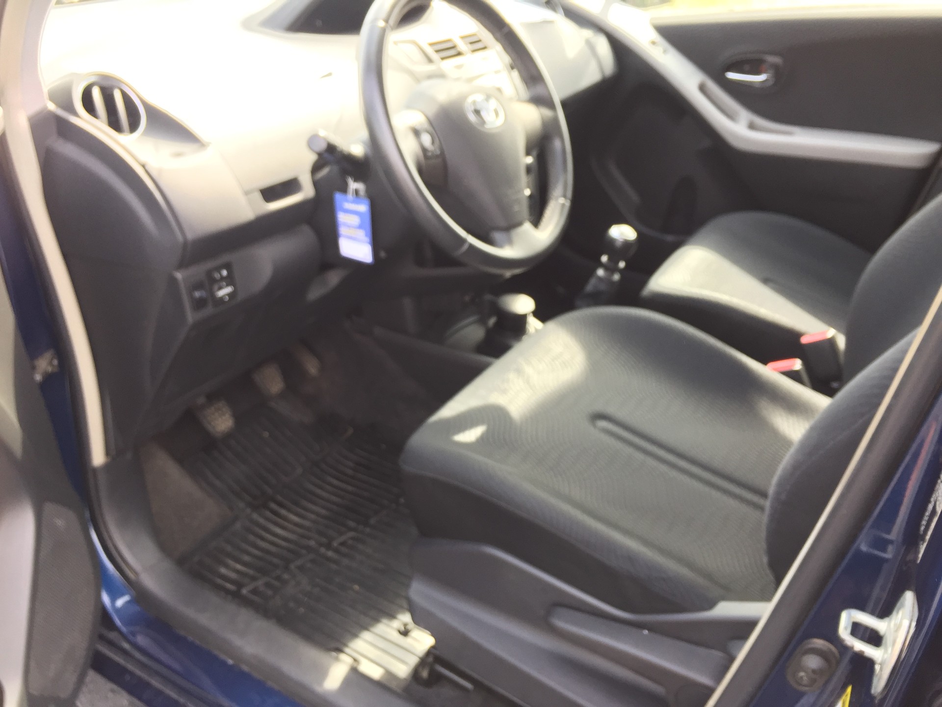 TOYOTA Yaris 1.33 Linea Luna-image-9