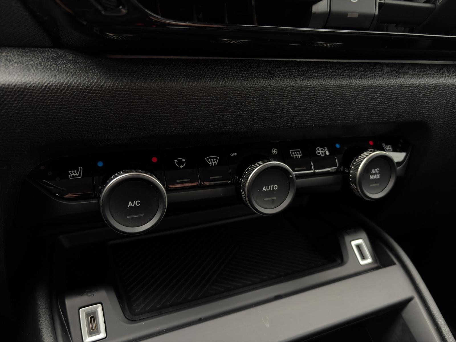 CITROEN e-C4 Swiss Edition-image-15