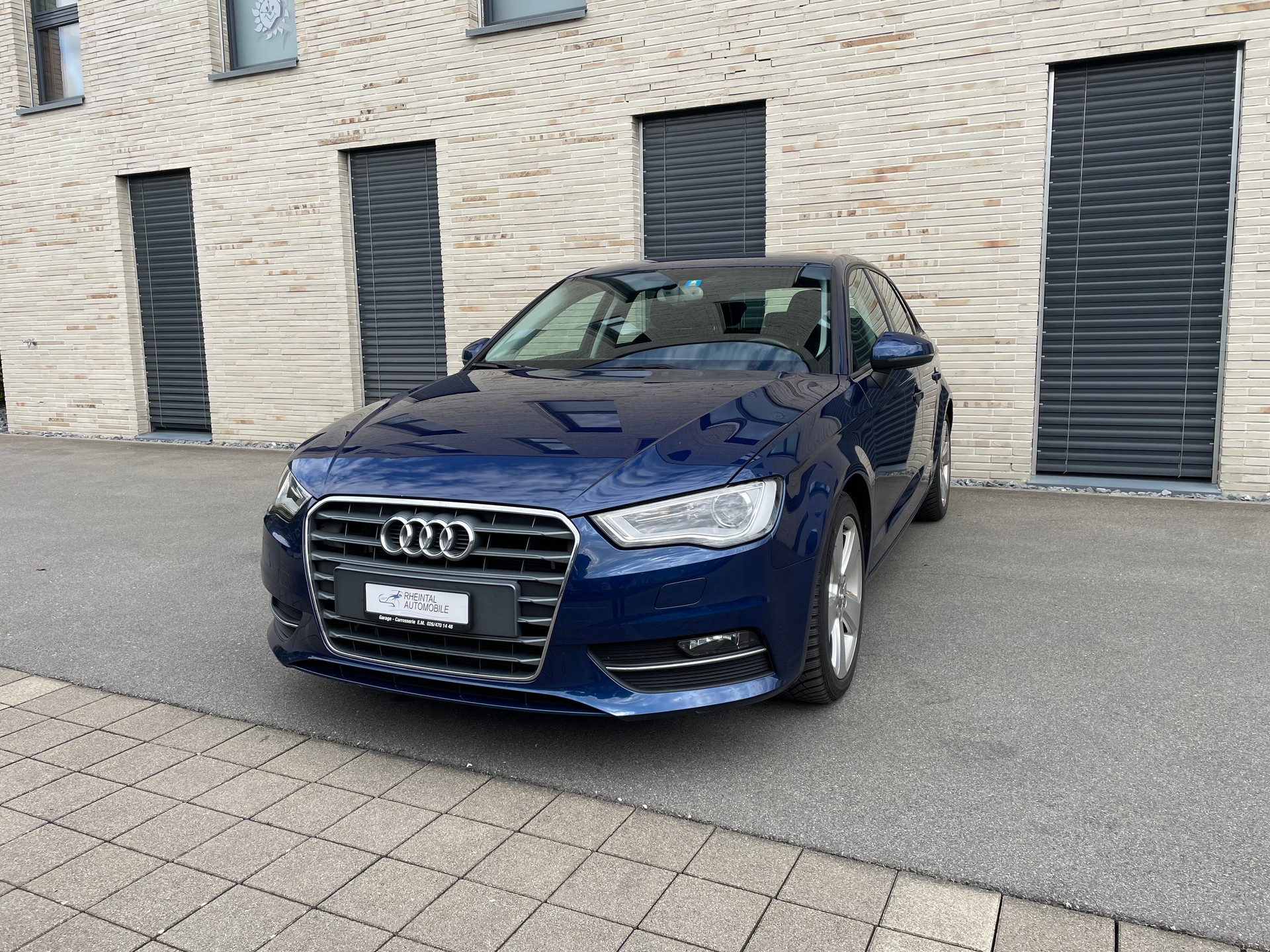 AUDI A3 Sportback 2.0 TDI Ambiente-image-0