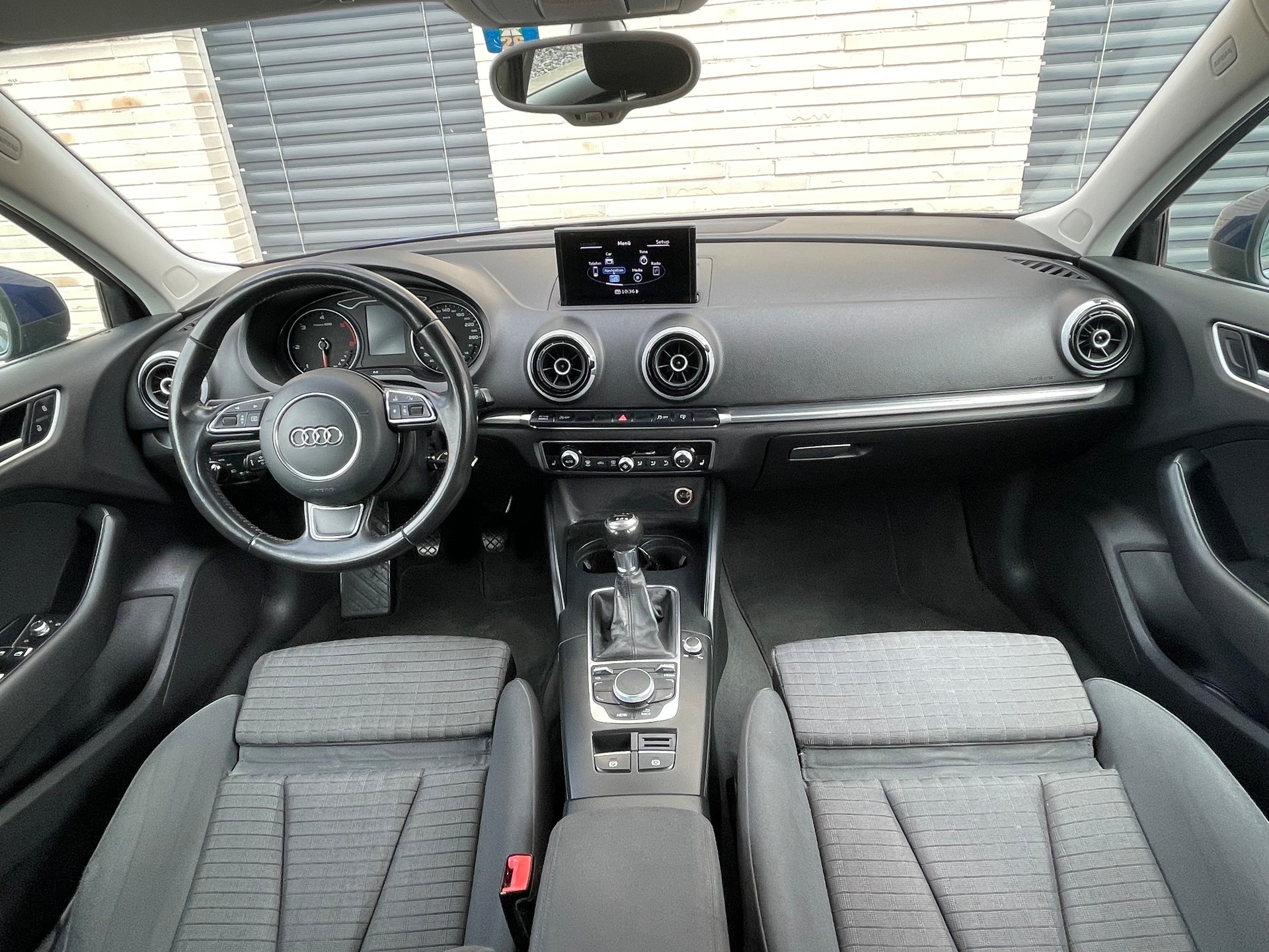 AUDI A3 Sportback 2.0 TDI Ambiente-image-15