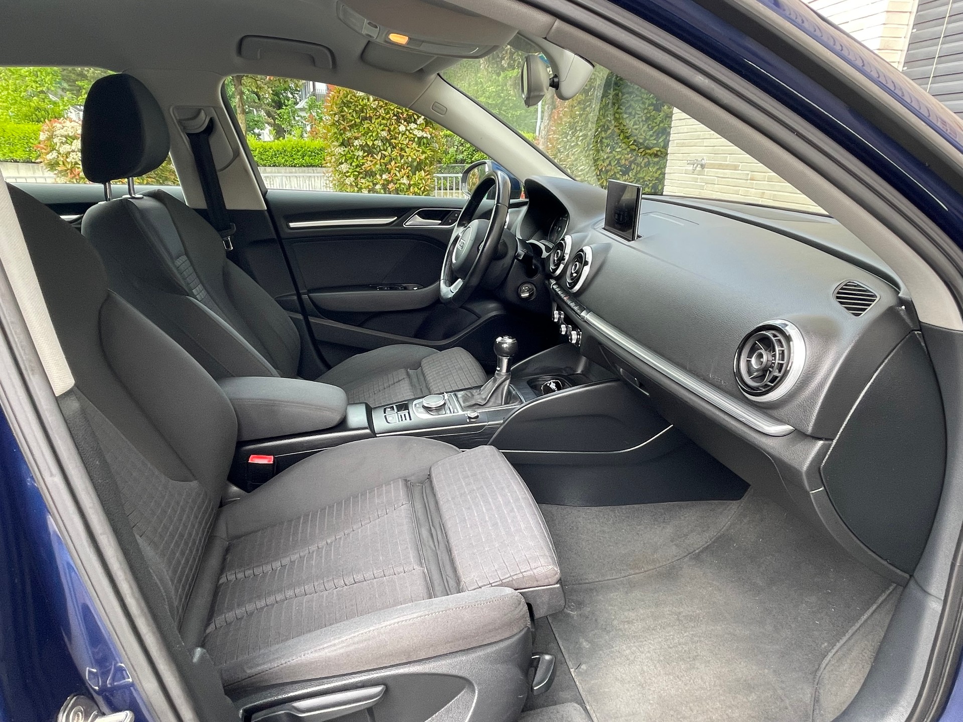 AUDI A3 Sportback 2.0 TDI Ambiente-image-14