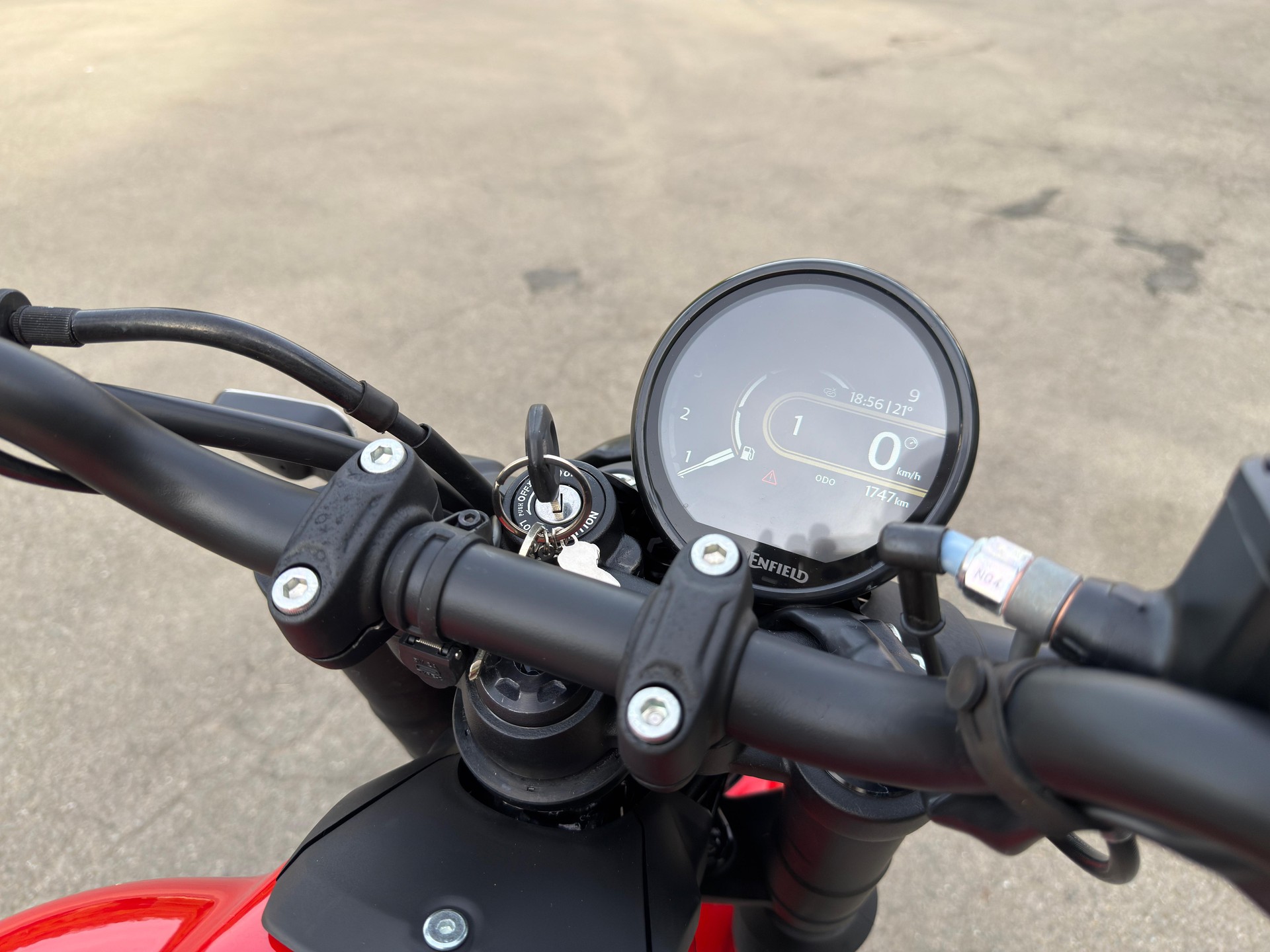 ROYAL ENFIELD Guerrilla 450 Mid-image-8