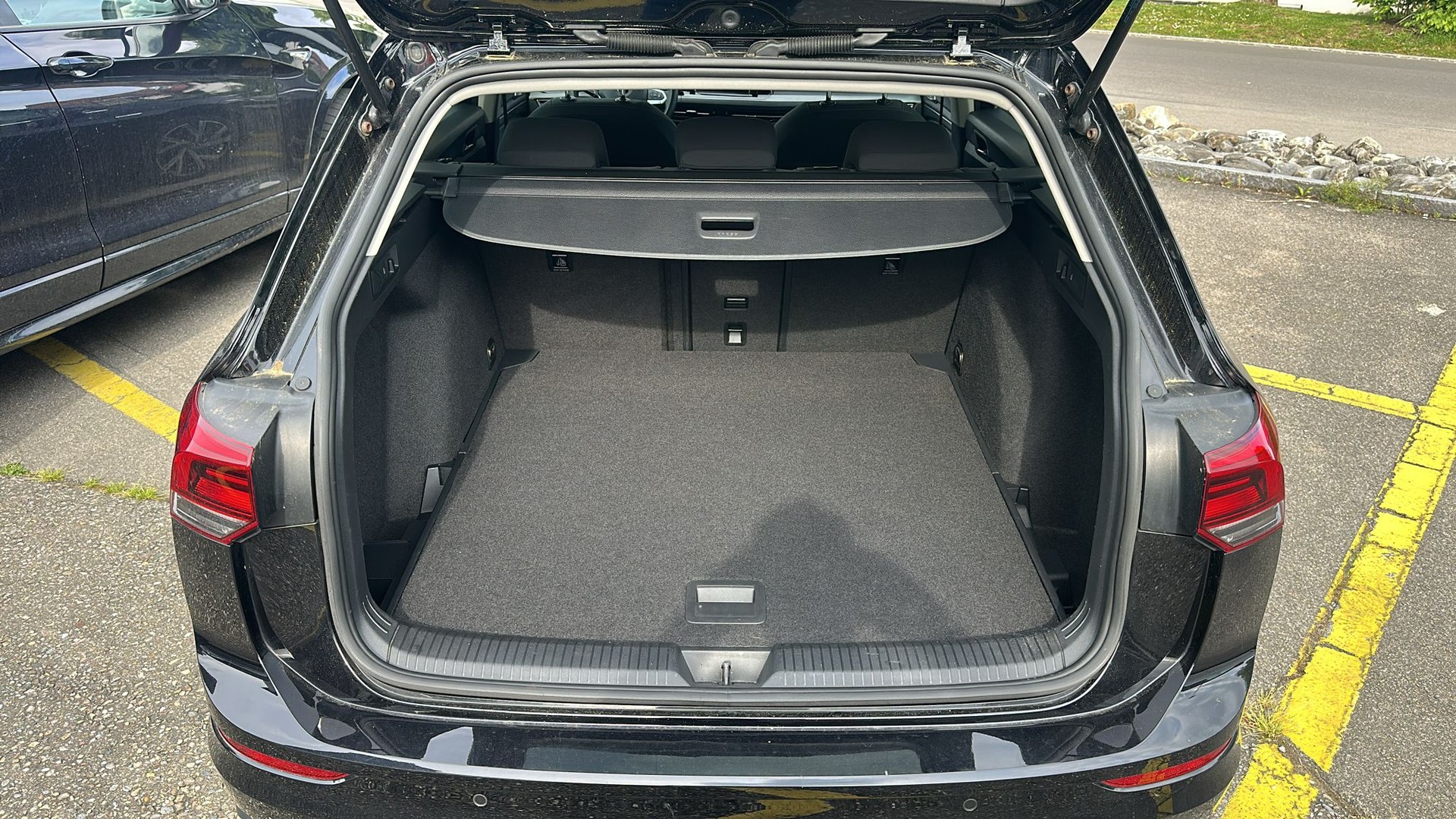 VW Golf Variant 1.5 eTSI mHEV Style-image-8