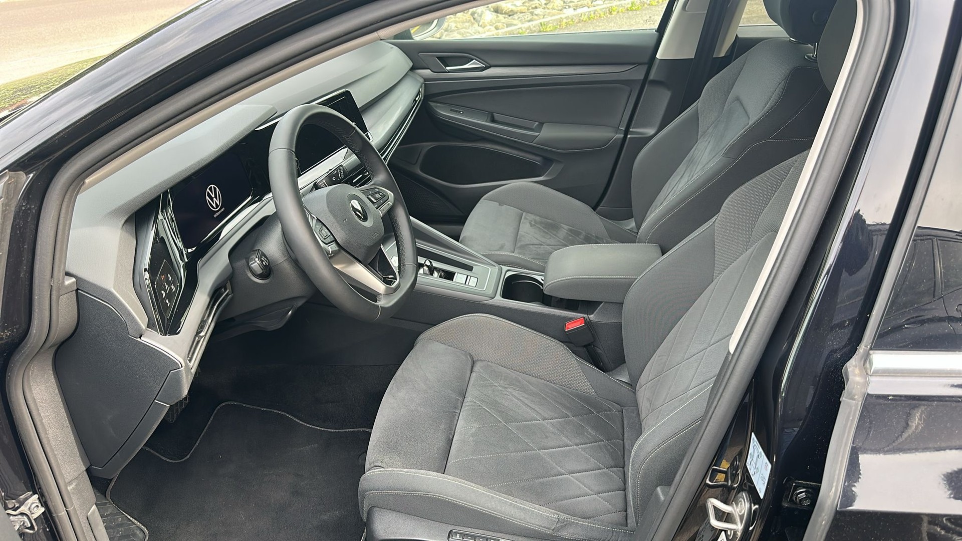 VW Golf Variant 1.5 eTSI mHEV Style-image-4