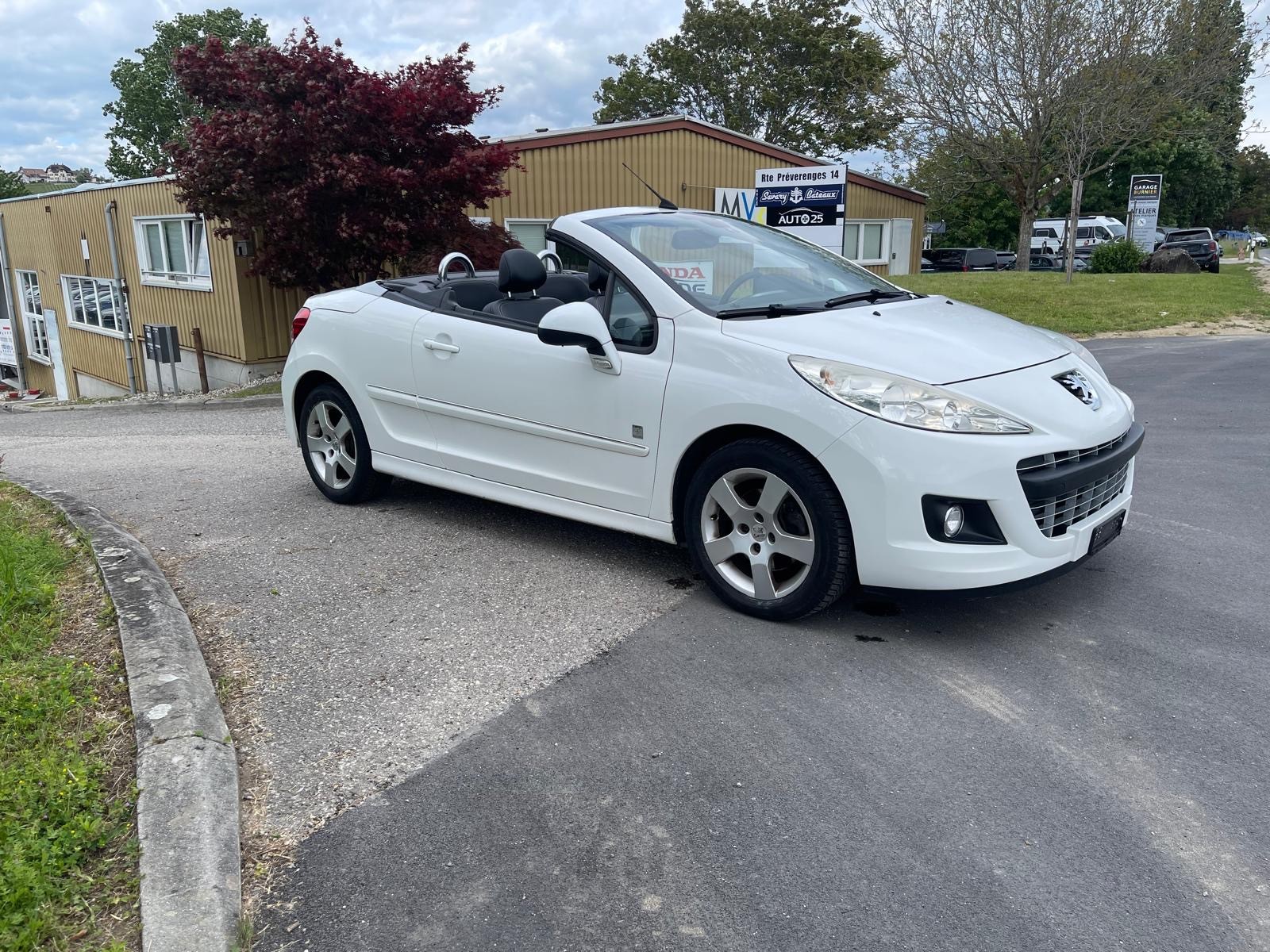 PEUGEOT 207 CC 1.6 16V Turbo Swiss Edition-image-0