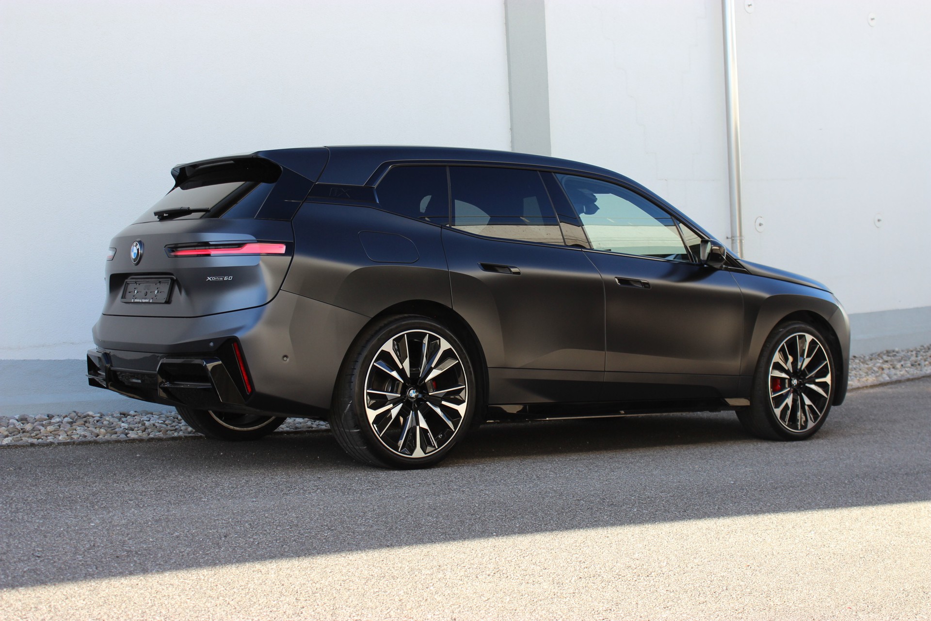 BMW iX xDrive60 M Sport Pro *0.9%-LEASINGAKTION*-image-2