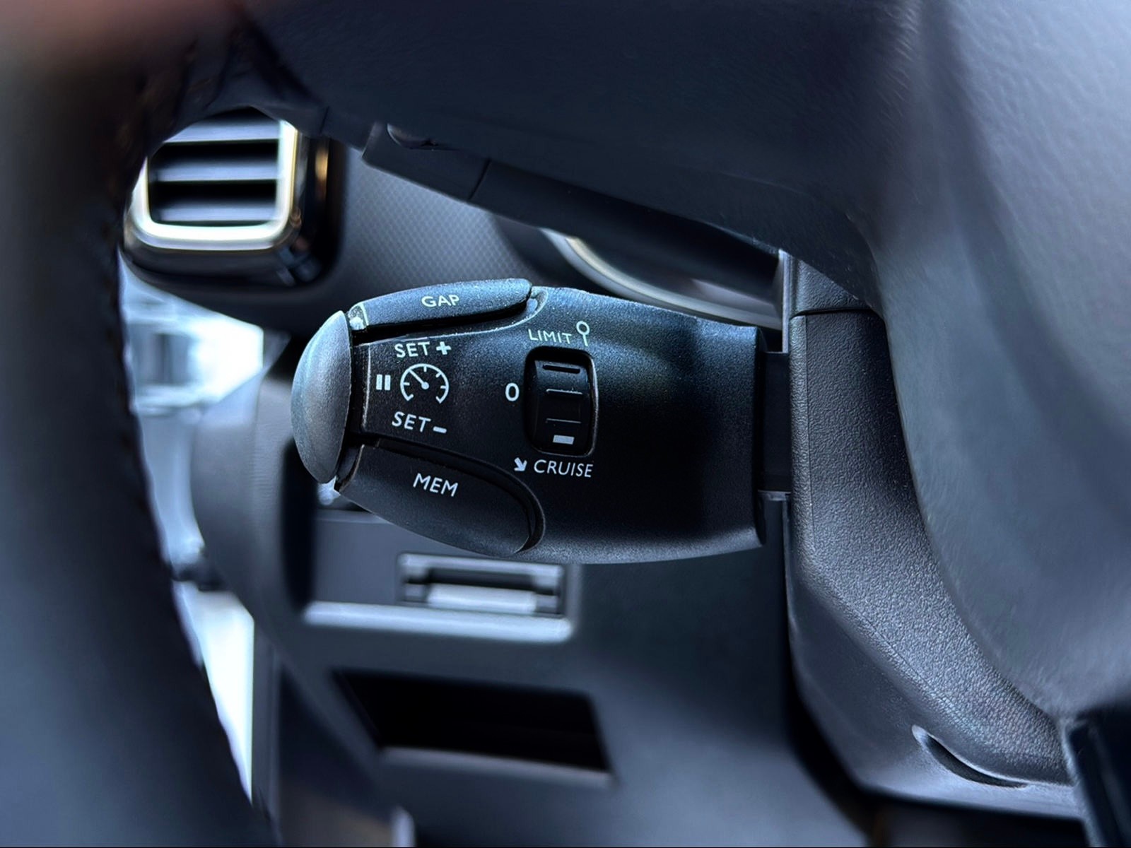 CITROEN C5 Aircross 1.6 PHEV Swiss Edition-image-15