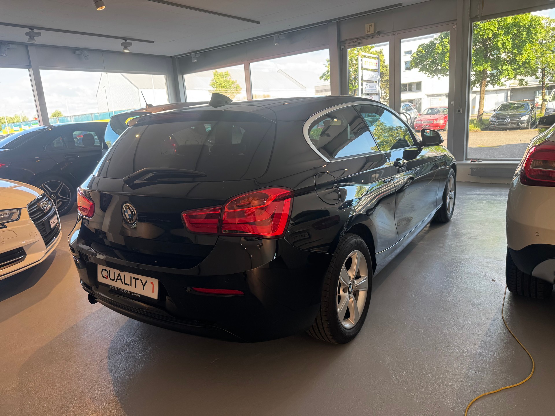 BMW 120i Sport Line Steptronic-image-4