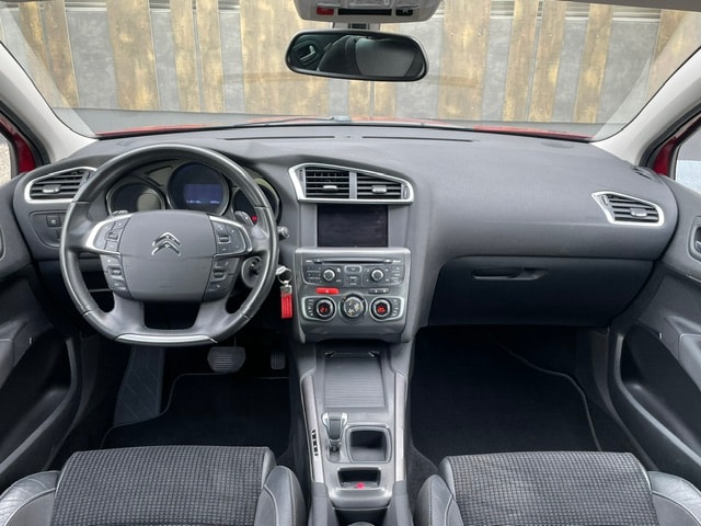 CITROEN C4 Berline 1.6 THP Exclusive EGS6-image-17
